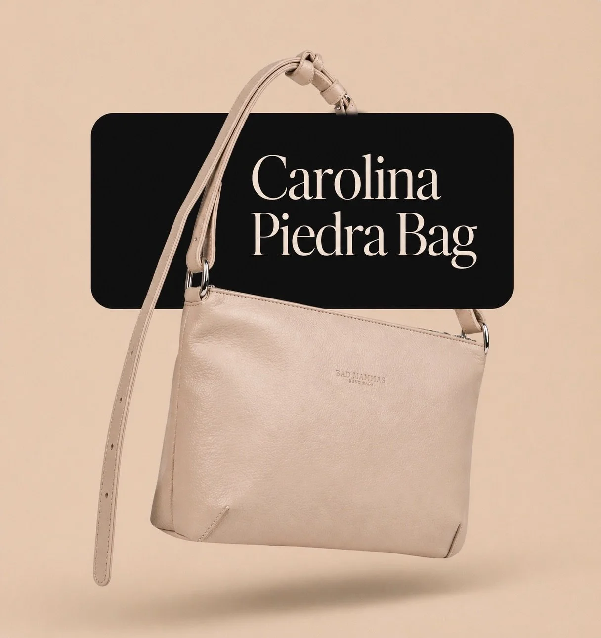 CAROLINA BAG | Un bolso. Dos formas de llevarlo y cien formas de usarlo:
&bull; Mano o bandolera &bull; Piel suave, flexible y duradera
&bull; Dise&ntilde;ado para acompa&ntilde;arte TODO el d&iacute;a

Porque el lujo real no es solo c&oacute;mo se v
