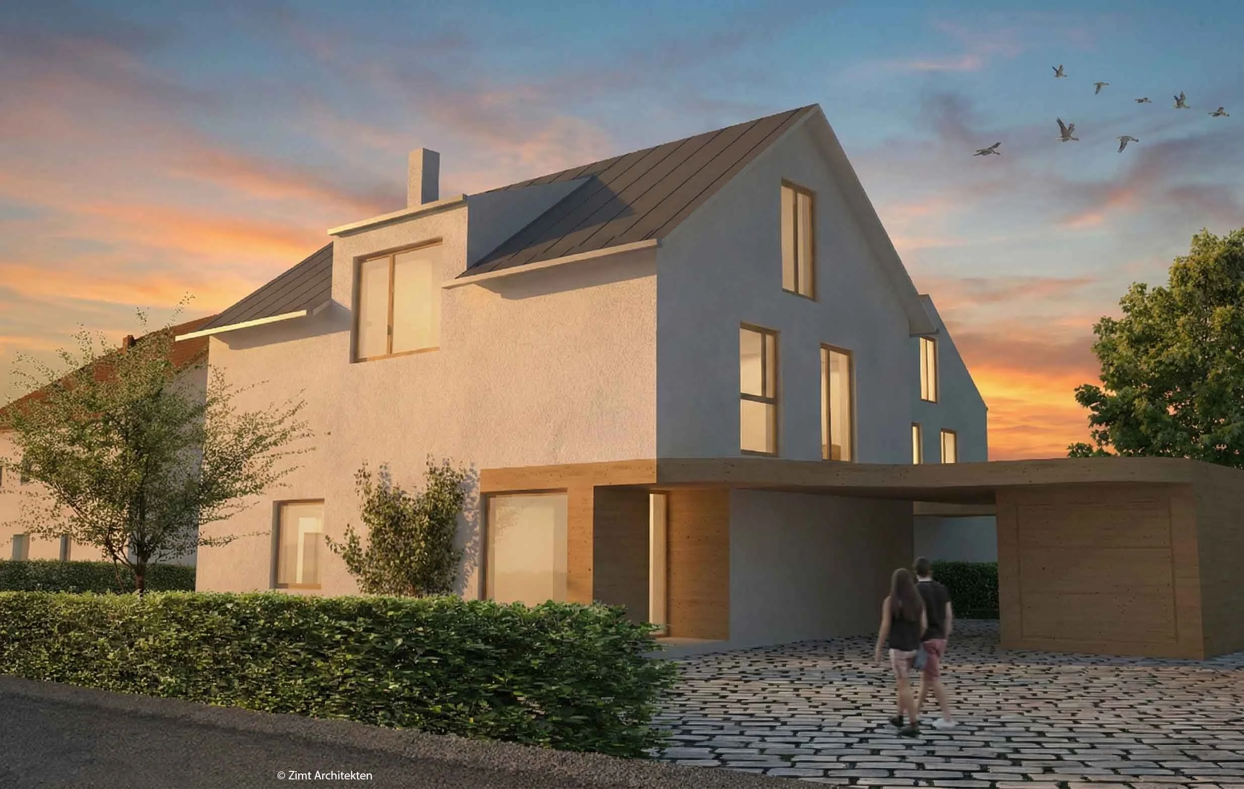 Modernes, mehrstöckiges Haus mit weißen Wänden, großen Fenstern und einem flachen Carport in Holzoptik, umgeben von Bäumen und Sträuchern, bei Sonnenuntergang.