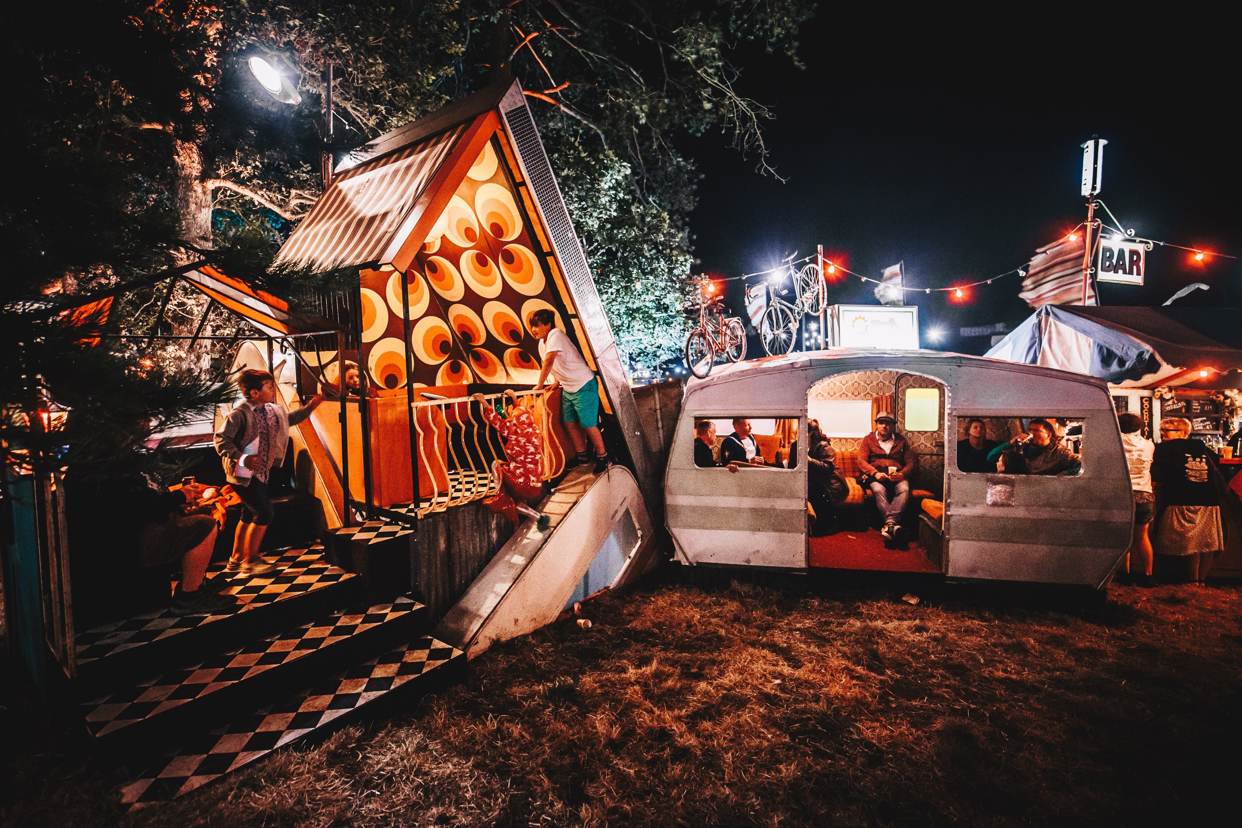 Free yoga at the fringe with caravanserai
