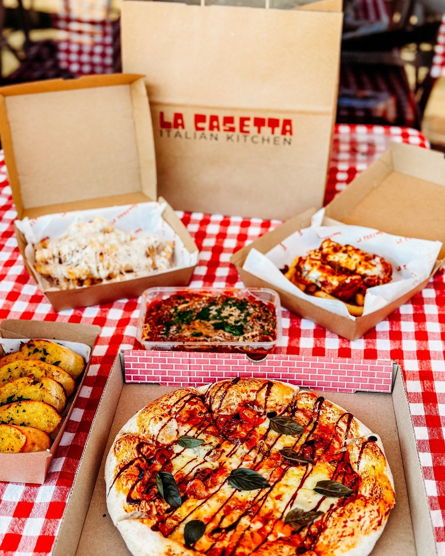 🍕 Takeaway Just Got Tastier
Did you know you can grab your La Casetta favourites for lunch every Friday, Saturday & Sunday?
From cheesy garlic bread to lasagna, arancini and our crowd-favourite pizzas – it’s all available to go.
?