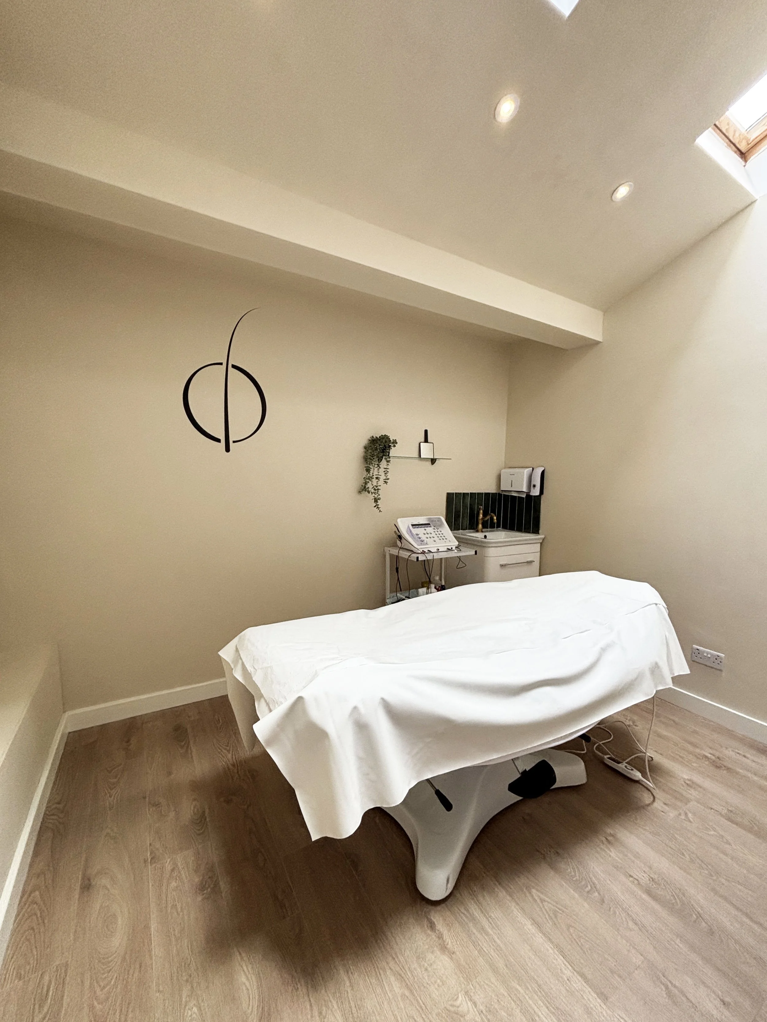 omnia-treatment-room.jpg