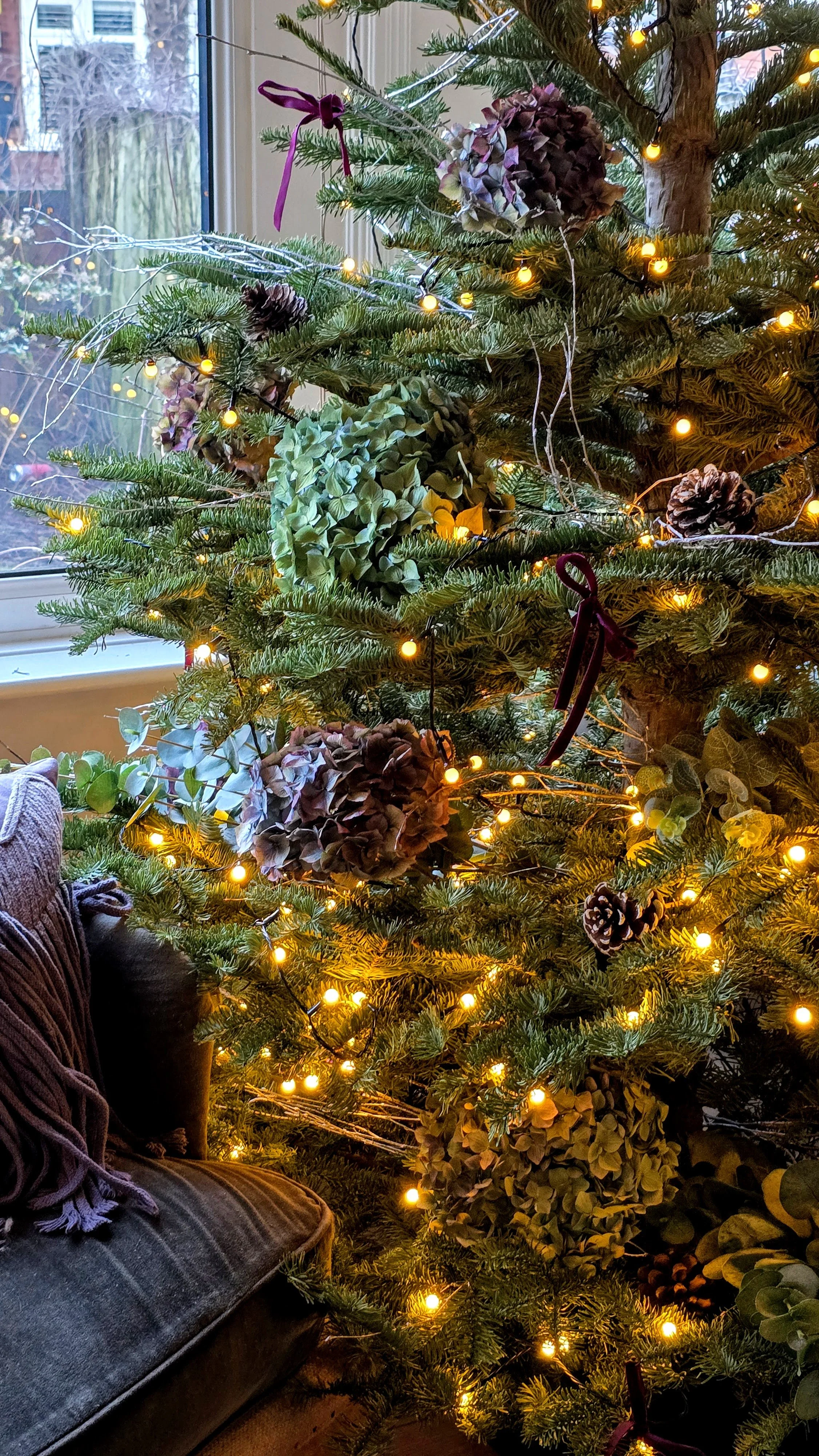 christmas-tree-design-at-17-studio-Rebecca-Conlon-Ratcliffe.jpg