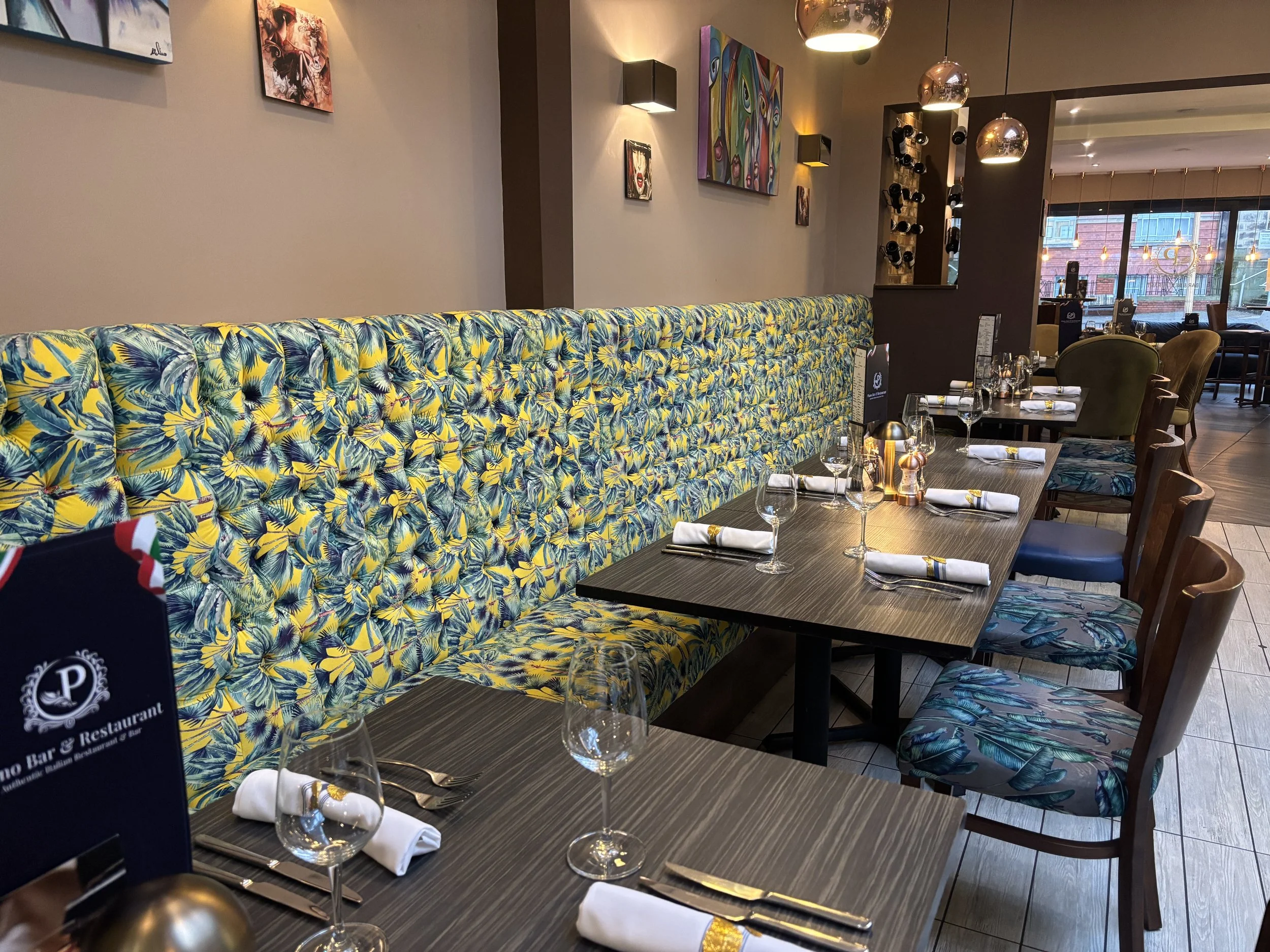 Piano Bar & Restaurant, Sale © Life in Sale