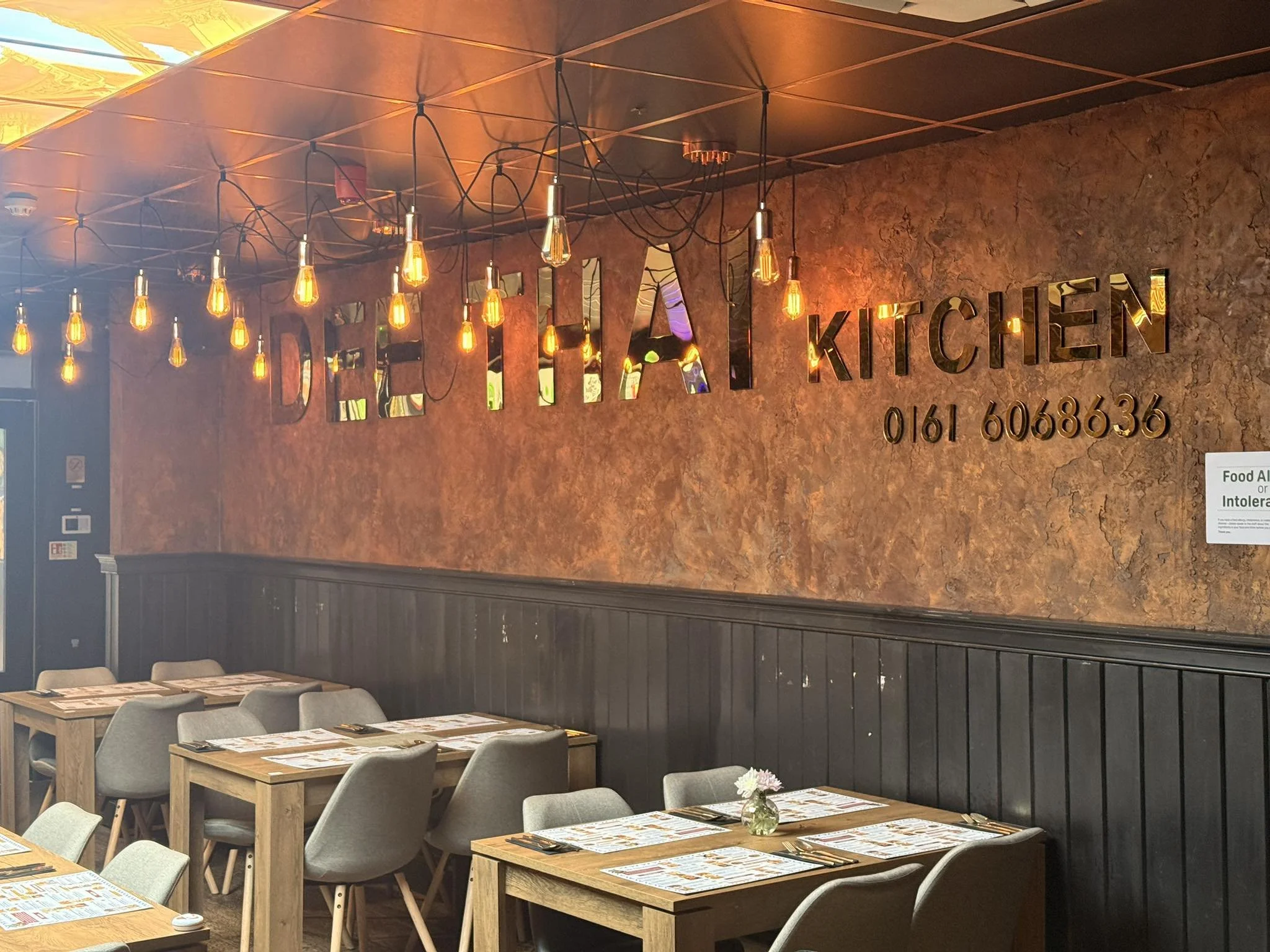 Dee Thai Kitchen, Sale