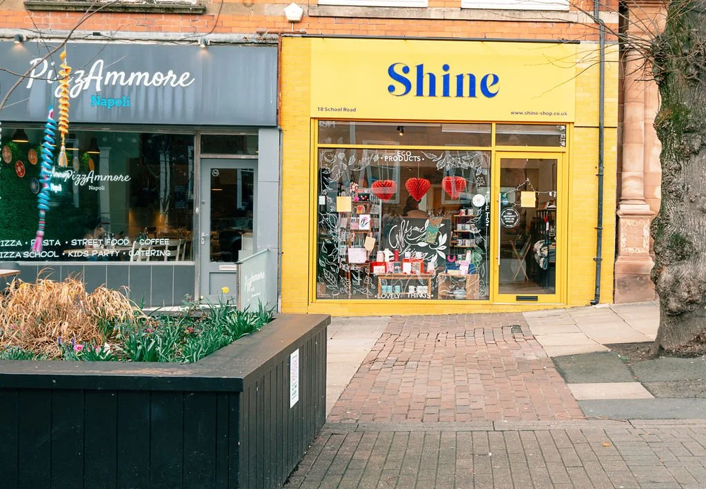 Shine shop, Sale © Shinea