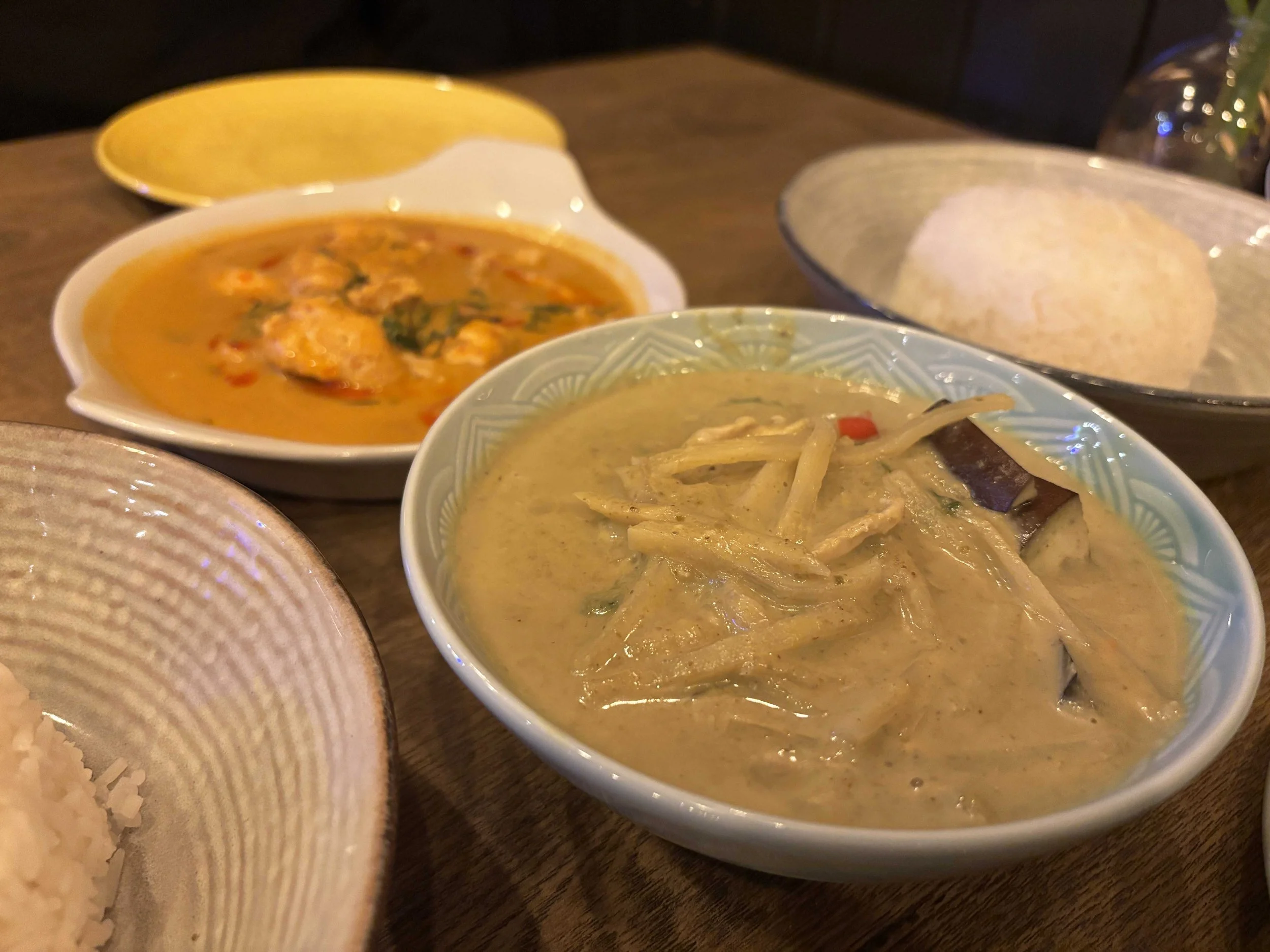 Thai curries, Dee Thai Kitchen Sale © Life in Sale