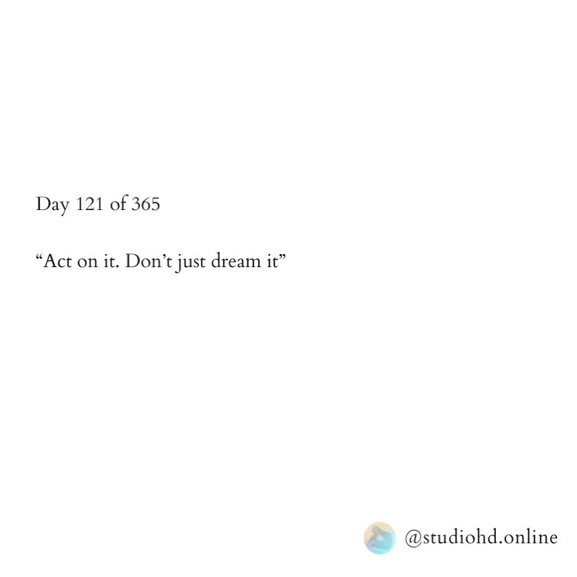 Happy Thursday✨

Dreams don&rsquo;t work unless you do 🫰🏻