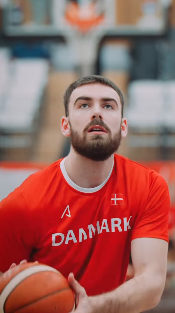 EL BASE-ESCOLTA DE LA SELECCIÓN DANESA LIAM CHURCHILL, nuevo FICHaje de CCB