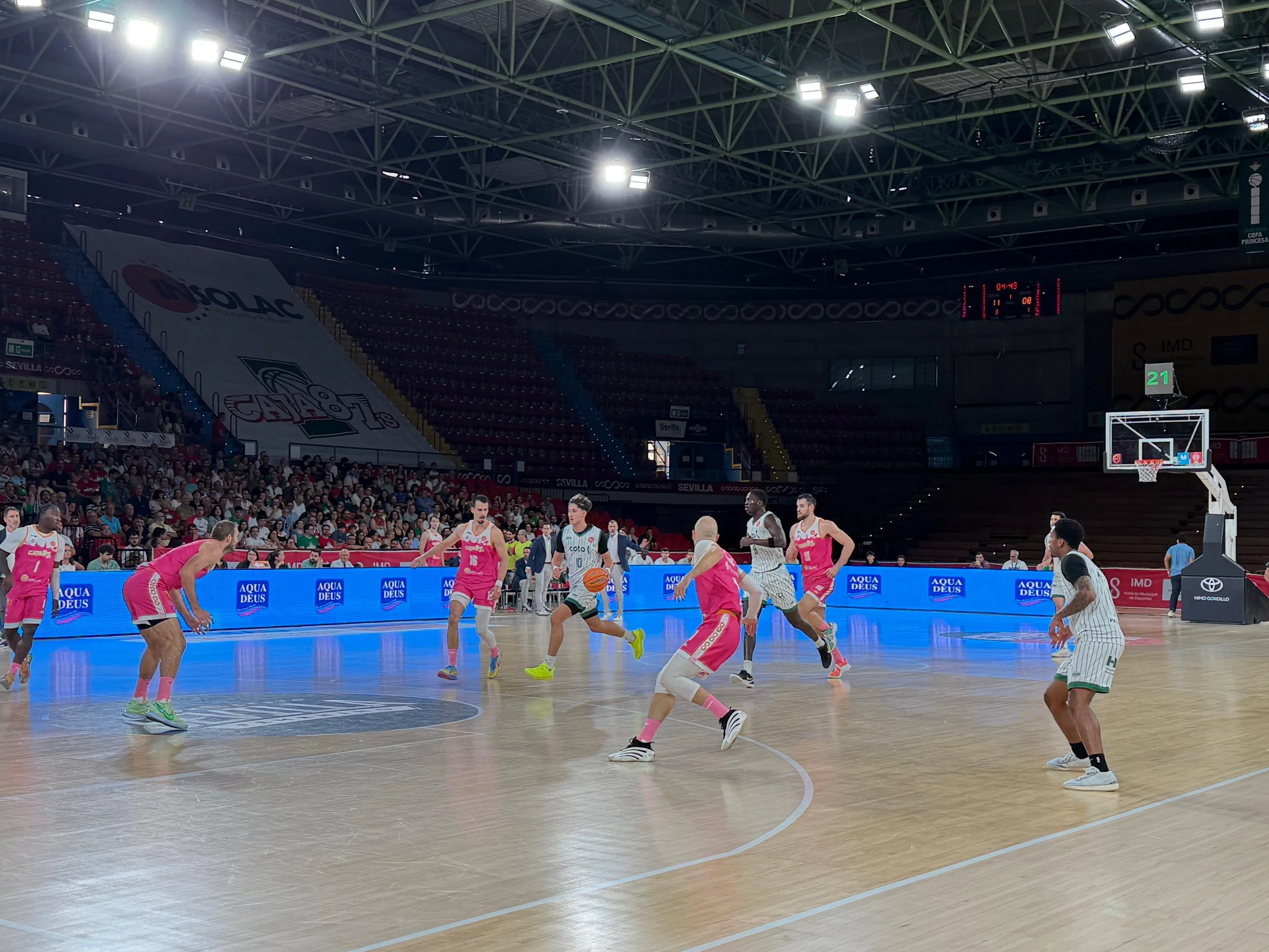 SÓLIDA Y TRABAJADA VICTORIA DE CCB EN SEVILLA 59-71 ANTE Insolac caja 87