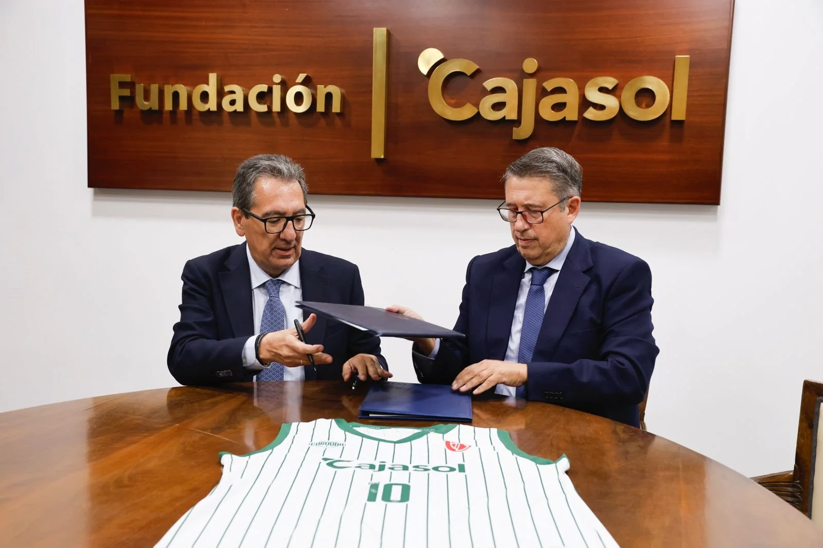 WhatsApp Image 2025-12-01 at 19.08.16 (1).jpeg