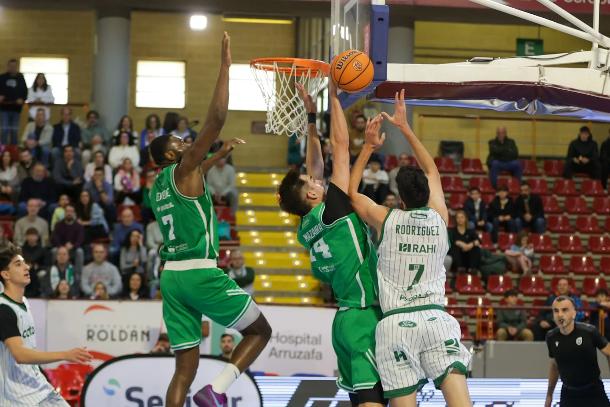 ccb pierde en vista alegre 62-87 ante el cáceres patrimonio de la humanidad el último partido del año en casa