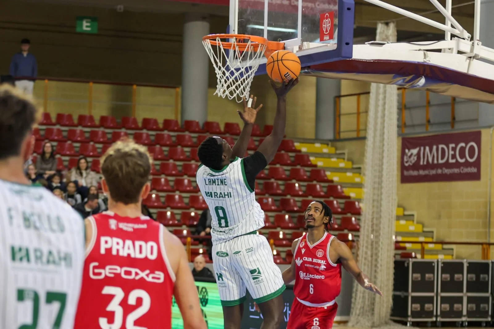 CCB vence 84-79 a la CULTURAL Y DEPORTIVA LEONESA en el primer partido de la segunda vuelta