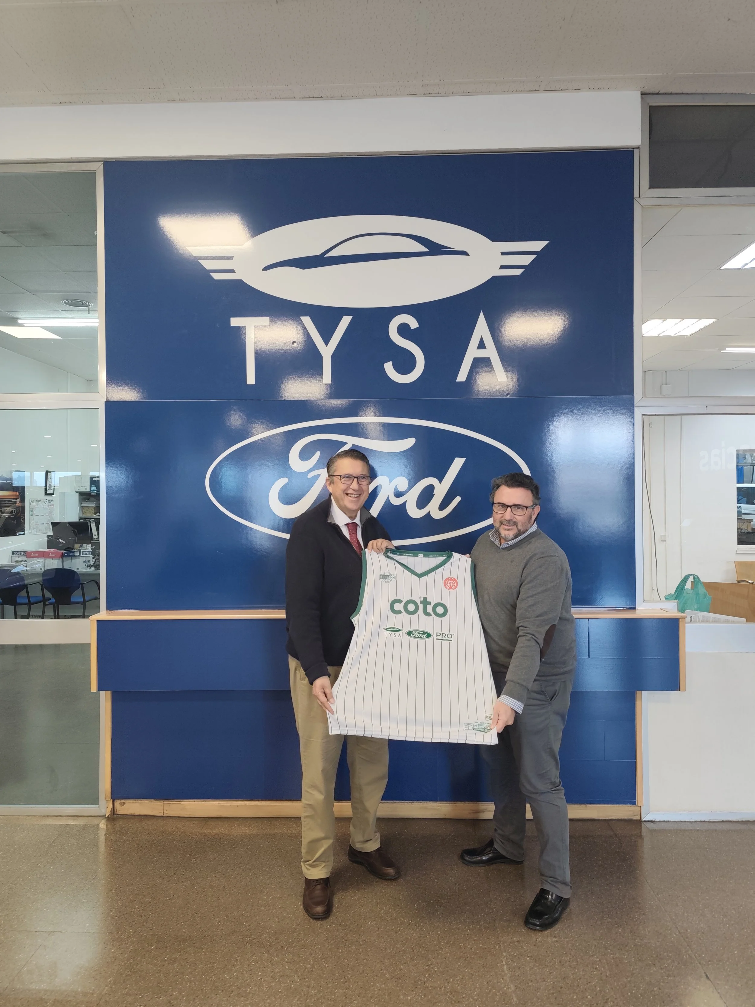 CCB y TYSA Ford renuevan su acuerdo de colaboración,  el concesionario continúa como patrocinador del club