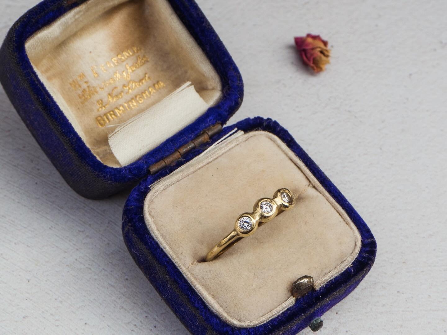 Three diamonds, one story &mdash; balance, light and timeless beauty. Handcrafted in 18ct gold using traditional goldsmithing techniques, this ring is designed to be worn every day and cherished for life. A modern heirloom, made in Brighton. 

#raret