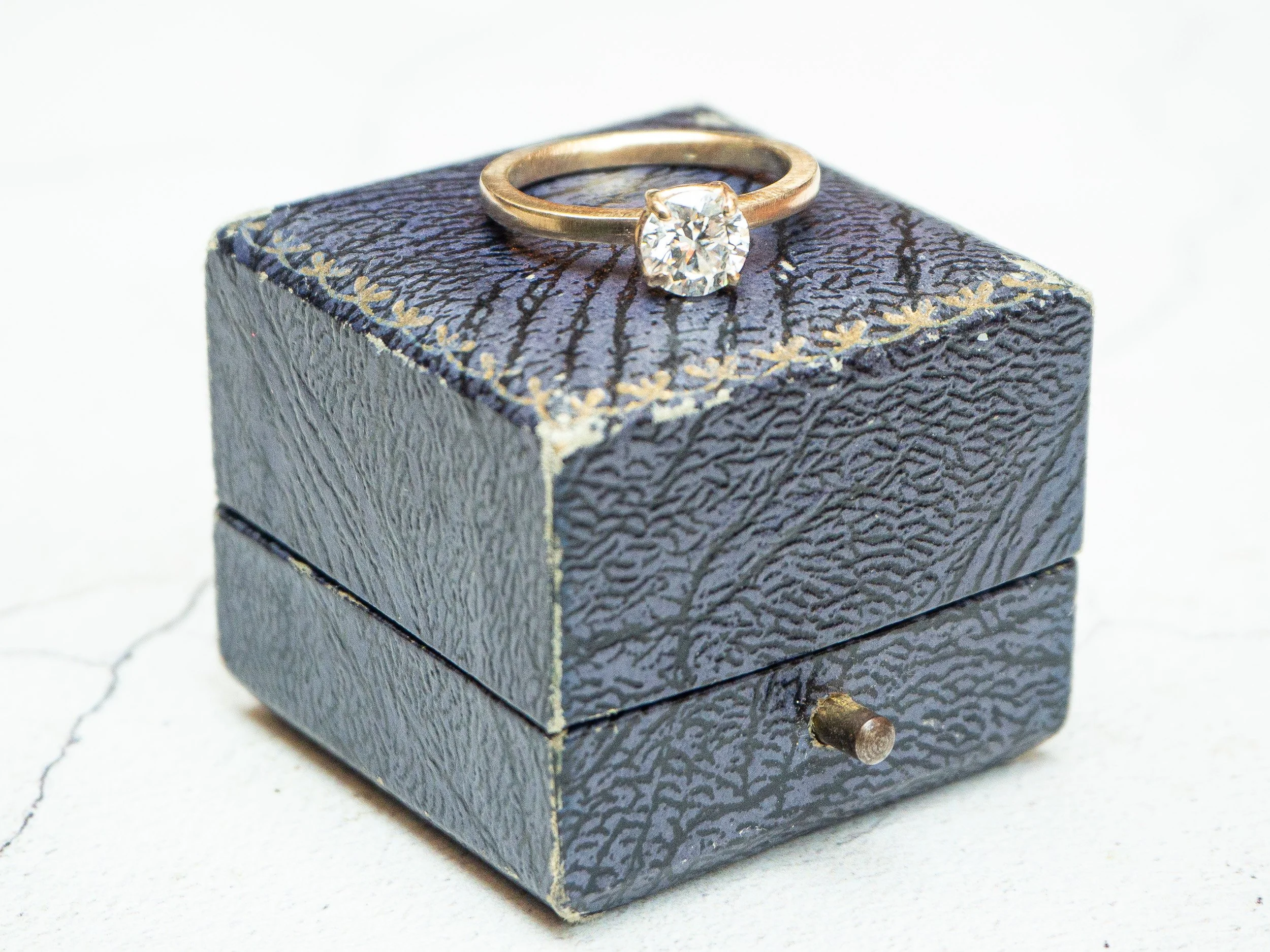 rare-thing-diamond-ring-gold.jpg