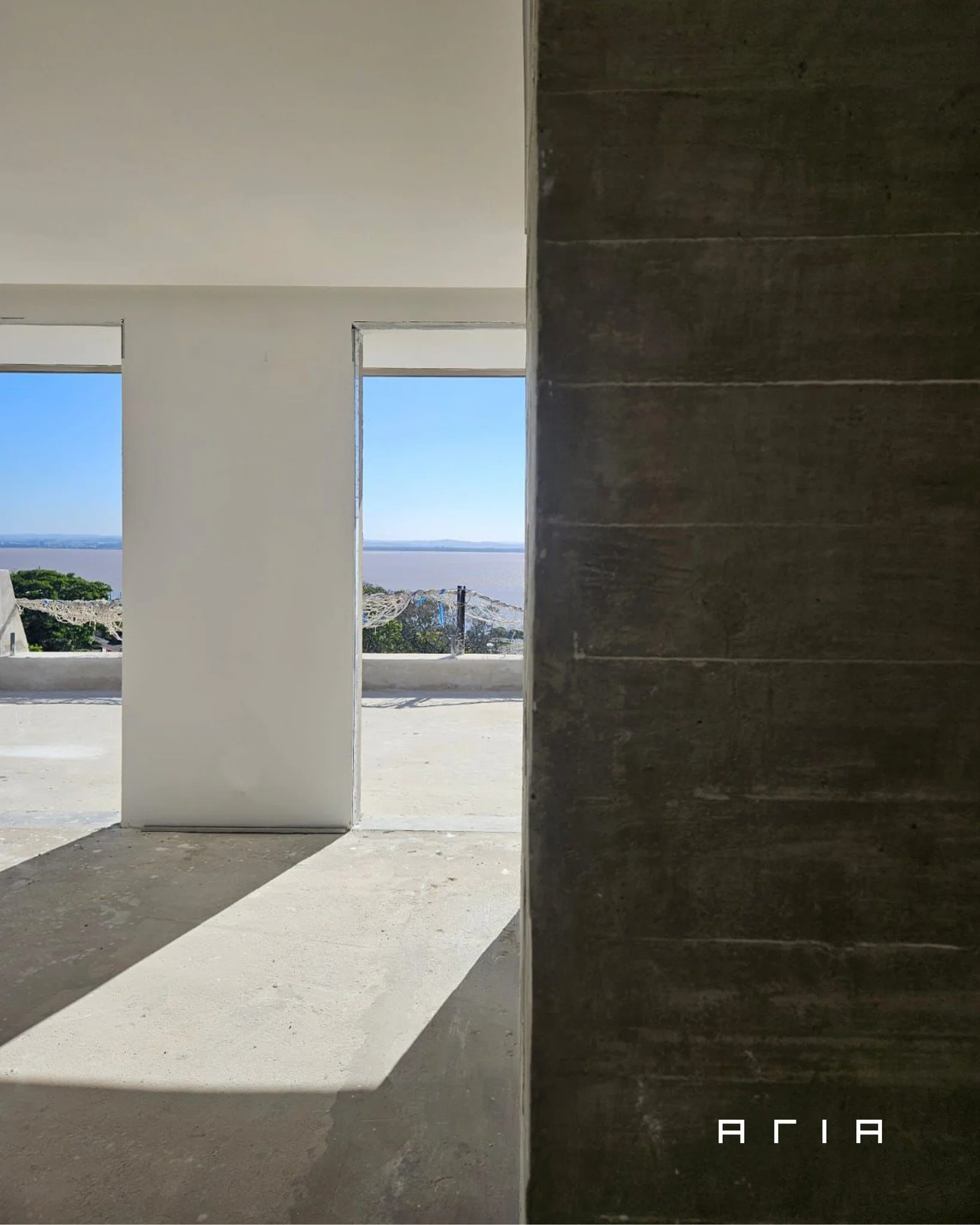 Sob diferentes &acirc;ngulos, mas sempre com belas formas. Cobertura do Aria tomando forma e escancarando uma vista espetacular, natural e perene, que poder&aacute; ser apreciada todos os dias.