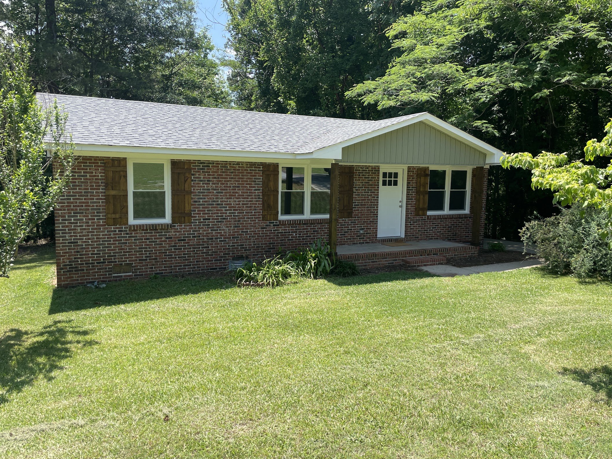 207 Pinetree.JPG