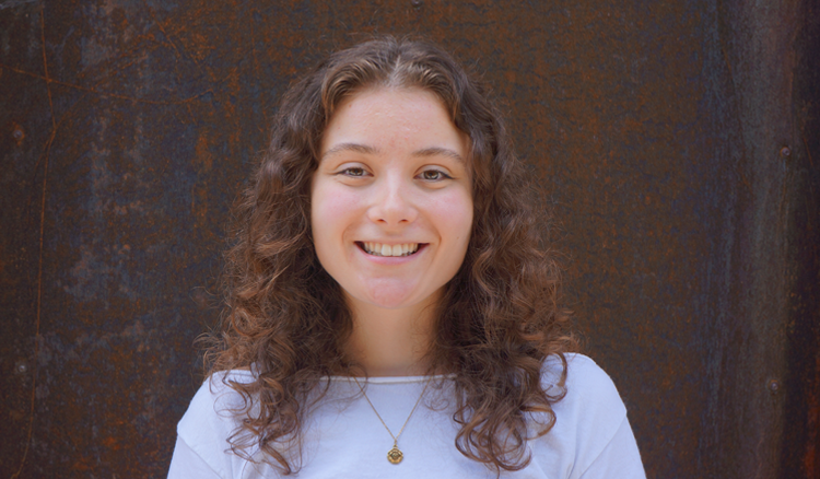 2026_HEADSHOTS_0002_LINDSY.png