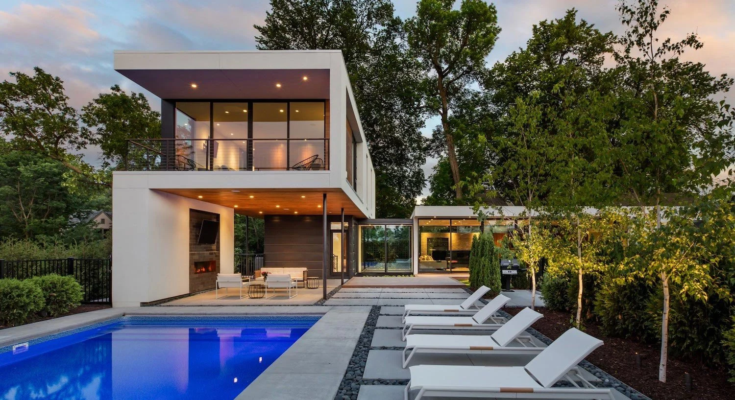 modern-calhoun-pavilion-residence-designed-maximize-views-lake-downtown-skyline-20.jpg
