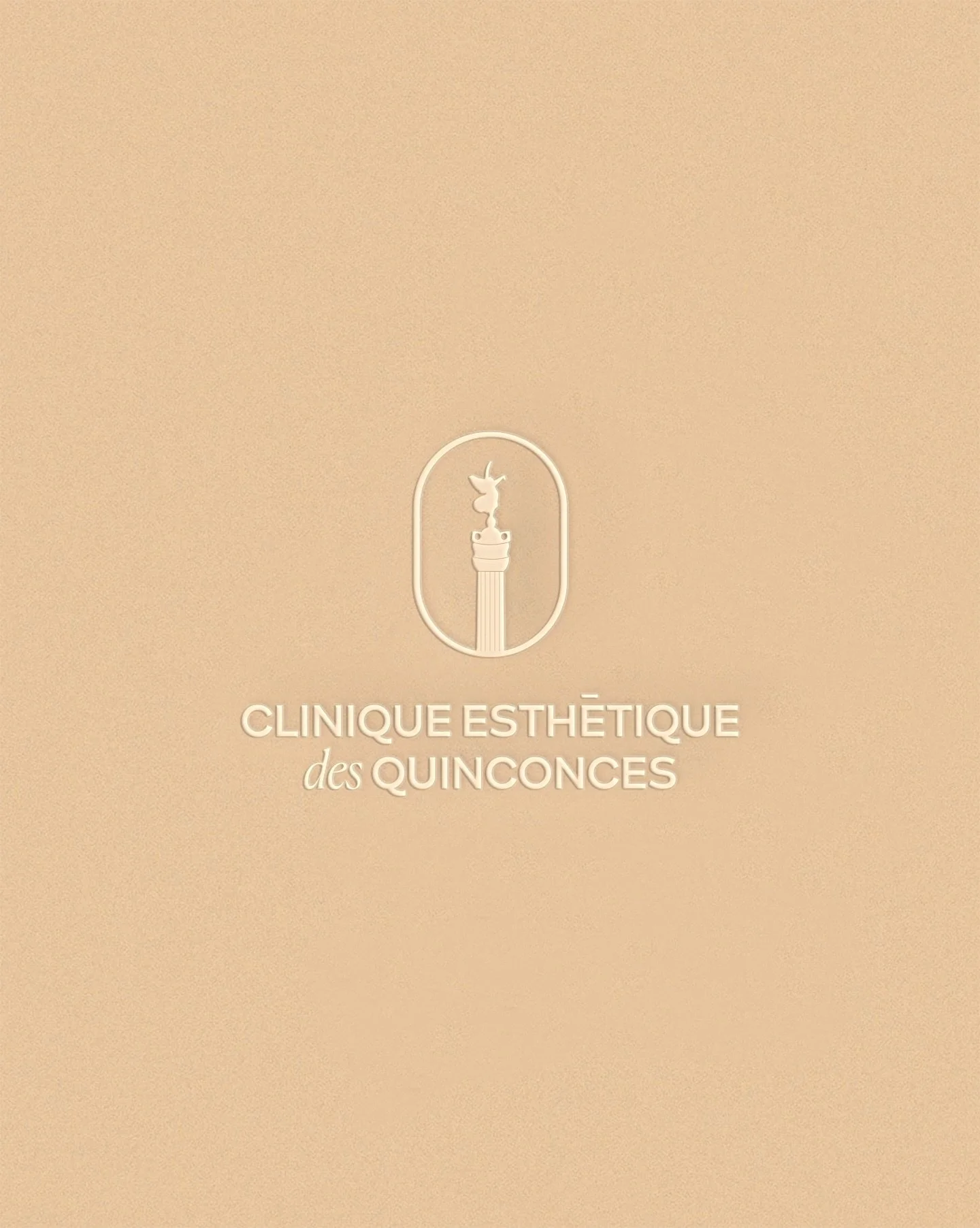 Une identité qui reflète l’élégance d’un lieu et la vision de ceux qui le créent ✨
Voici le logo imaginé par @studio_dore_ pour la @clinique.esthetique.quinconces fondée par @dr_sanavi et