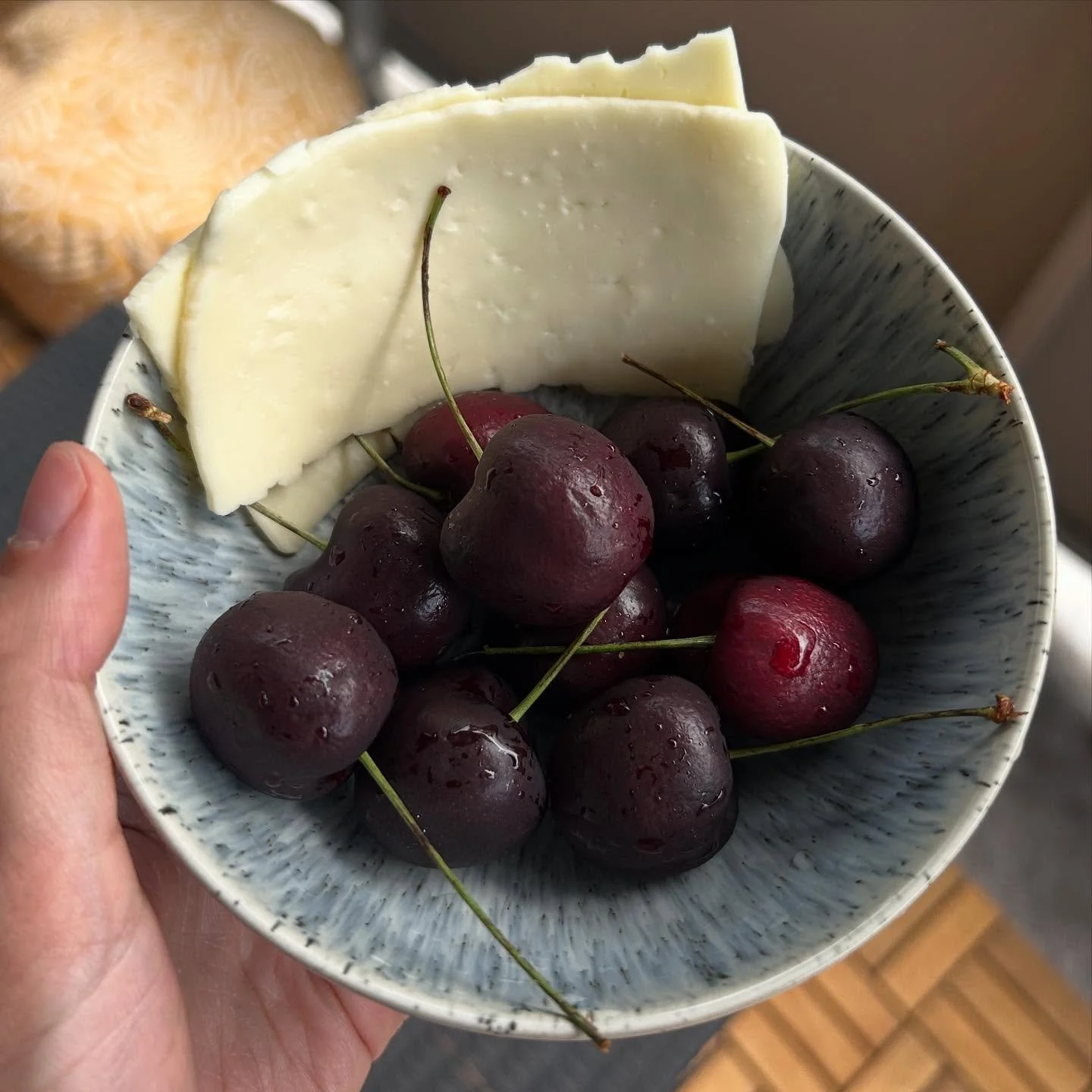 Nutritious Snack Ideas for Kids 🧀🍒⬇️

When parents ask me for snack ideas for their little ones, I suggest they follow a simple recipe: protein and/or fat + fruits or veggies.

Here are some examples:
- mozzarella cheese &amp; sliced cucumber 🥒 
-