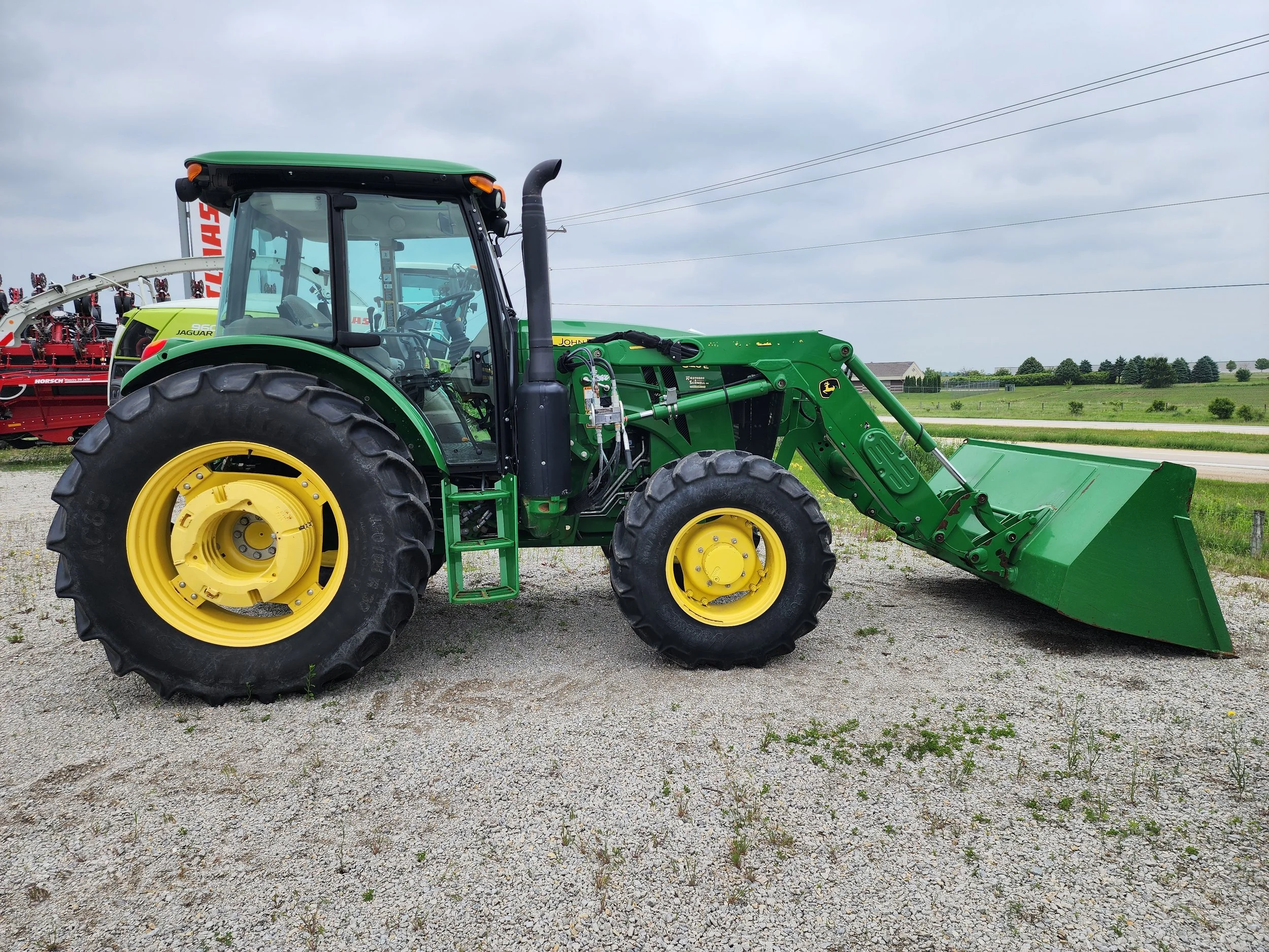2019 John Deere 6120E