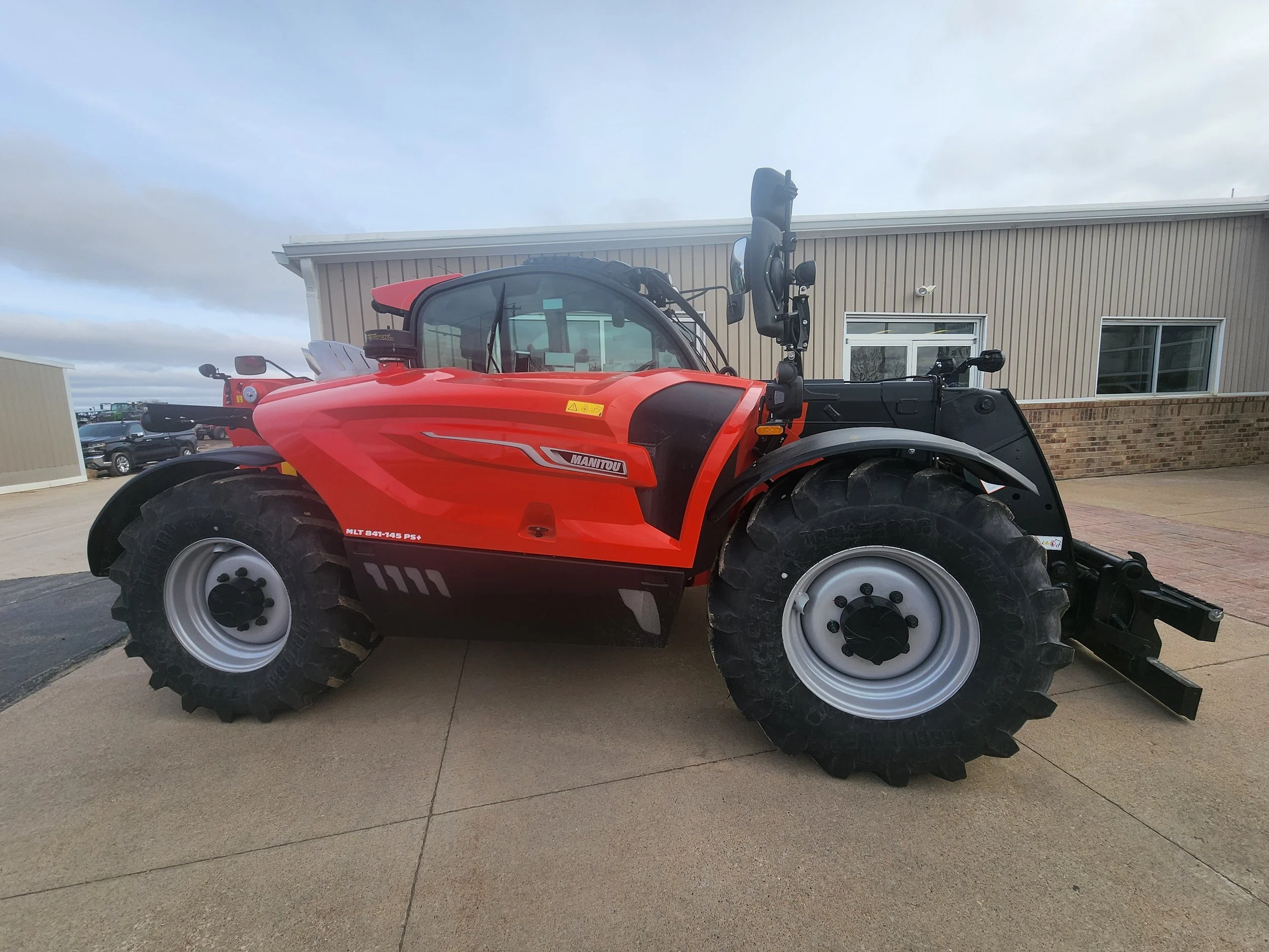 2025 Manitou 841-145 PS+