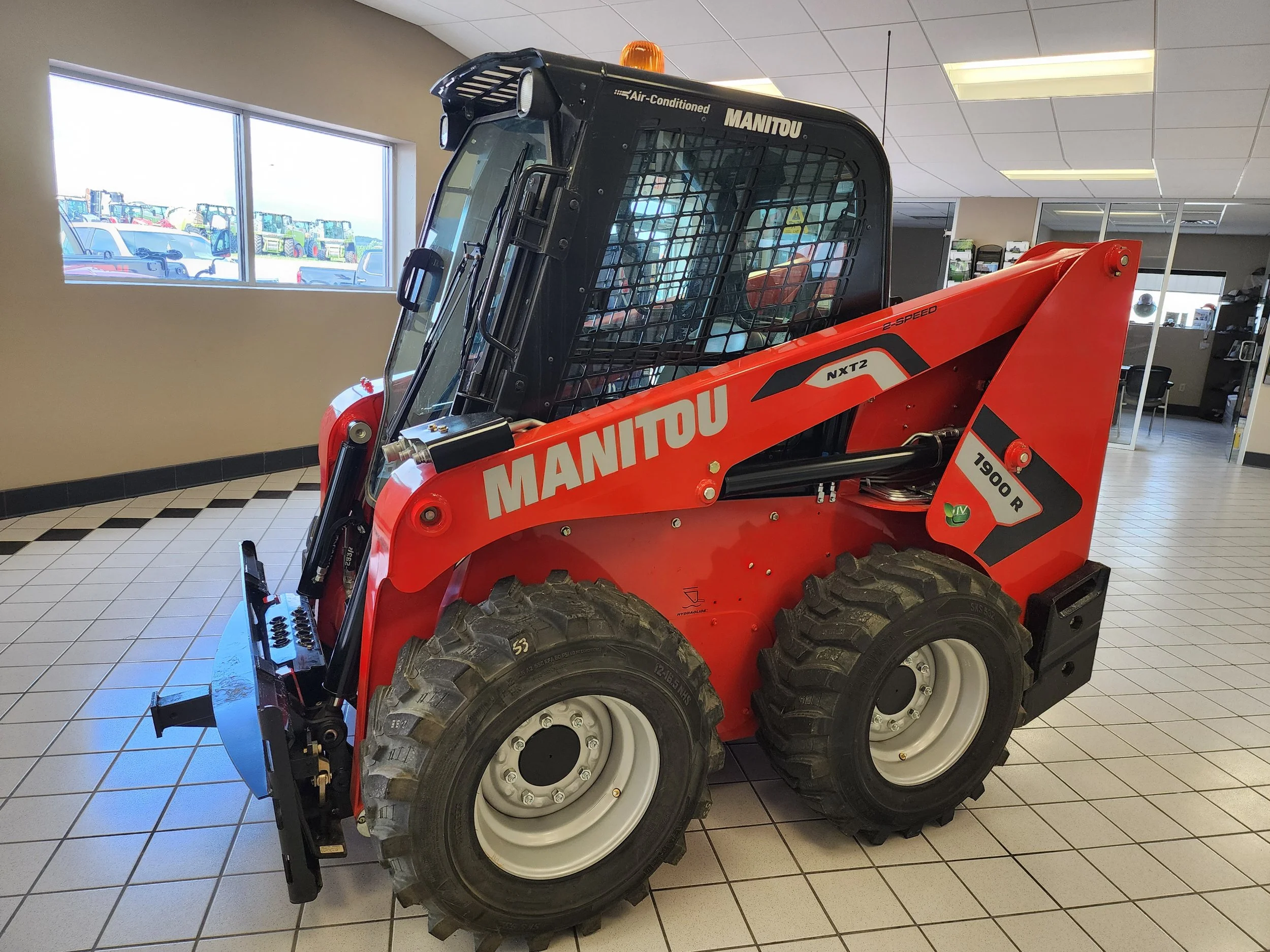 2025 Manitou 1900 R