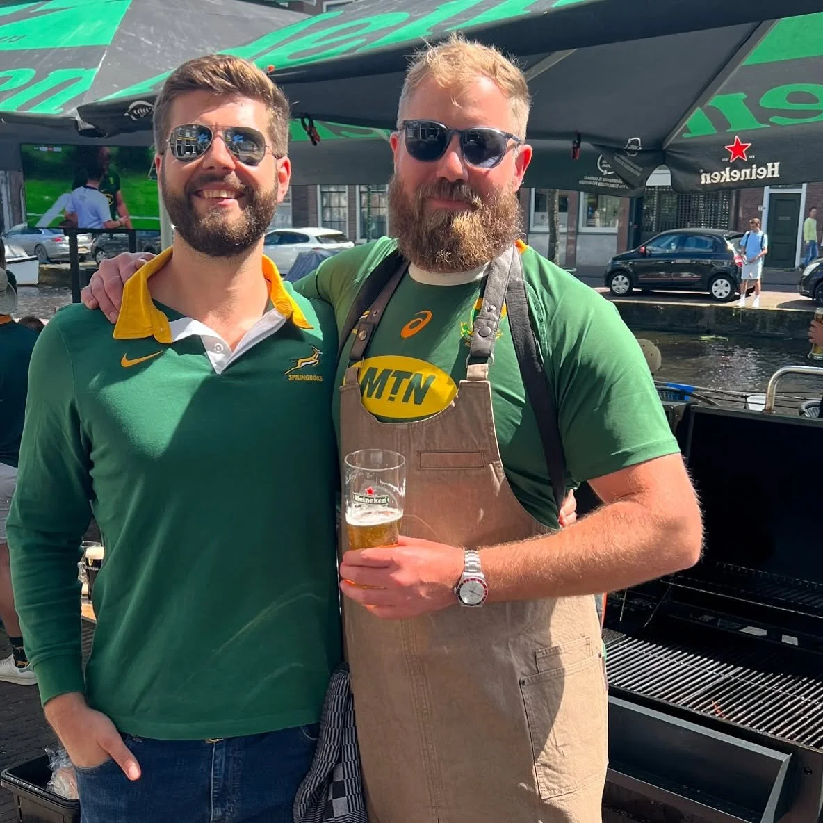 The big fella in his natural habitat. Fired up a bbq for 40 South Africans with the rugby on &amp; beer flowing 🍻💪!

Interested in your own private event? Drop us a line at info@thedukeofoz.nl.