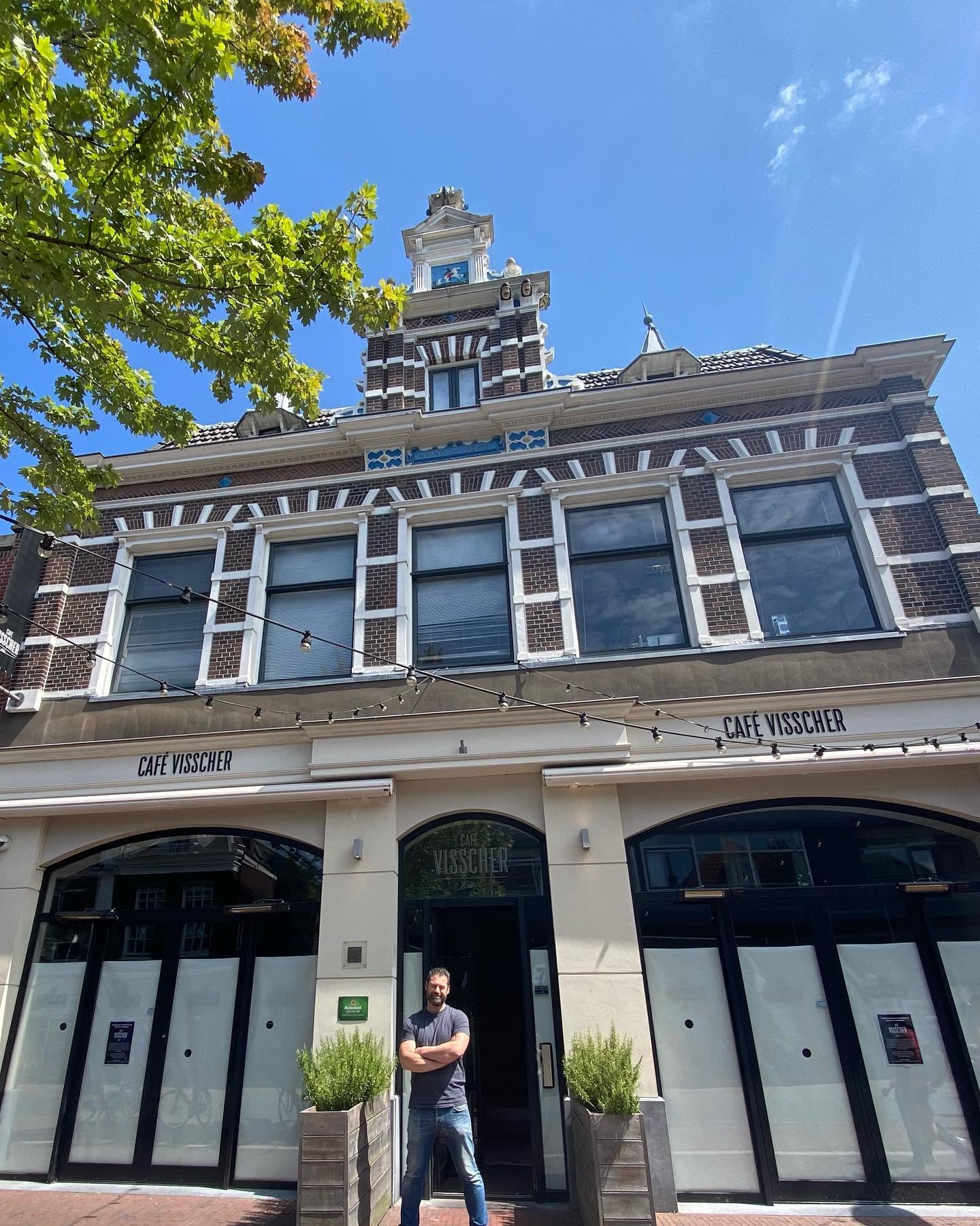 It is high time to introduce the two newest members to the DPG family: #1 Caf&eacute; Visscher. 

Caf&eacute; Visscher opened its doors at the beginning of September, and has been busy and vibrant ever since. At the helm is Arie Visscher, a down-to-e