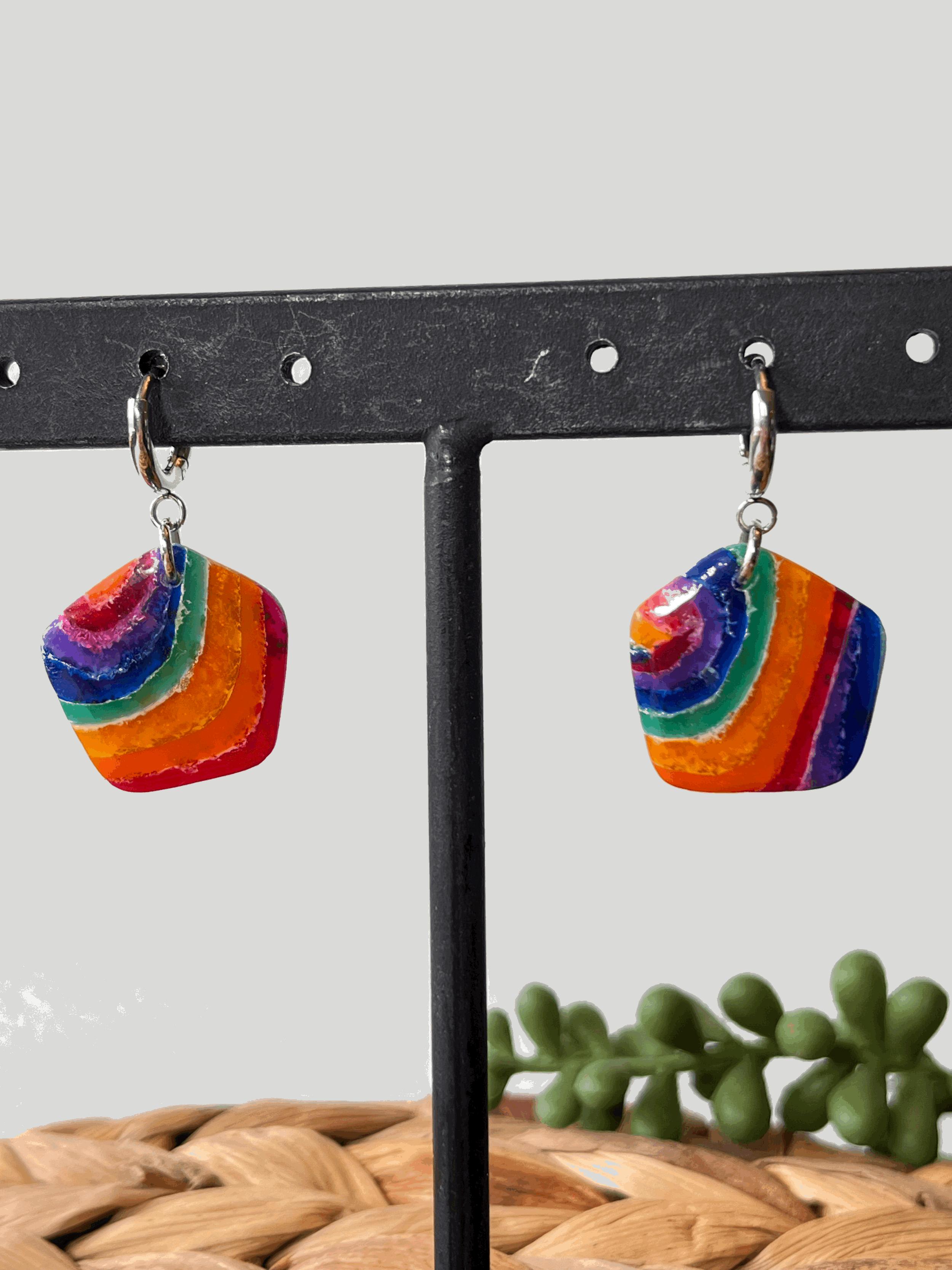 Rainbow Ripple Pentagon