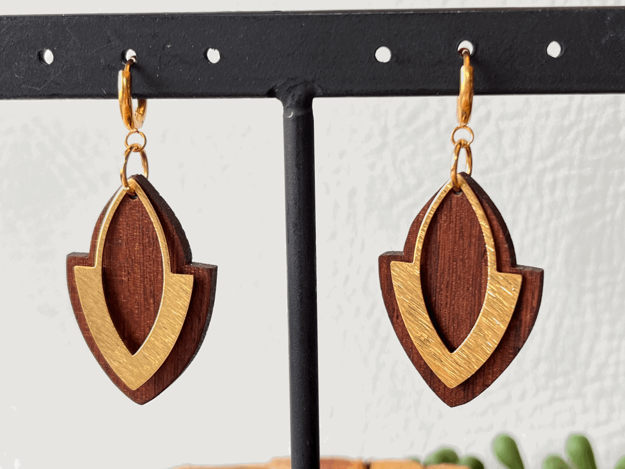 Wood Gold Oval Points