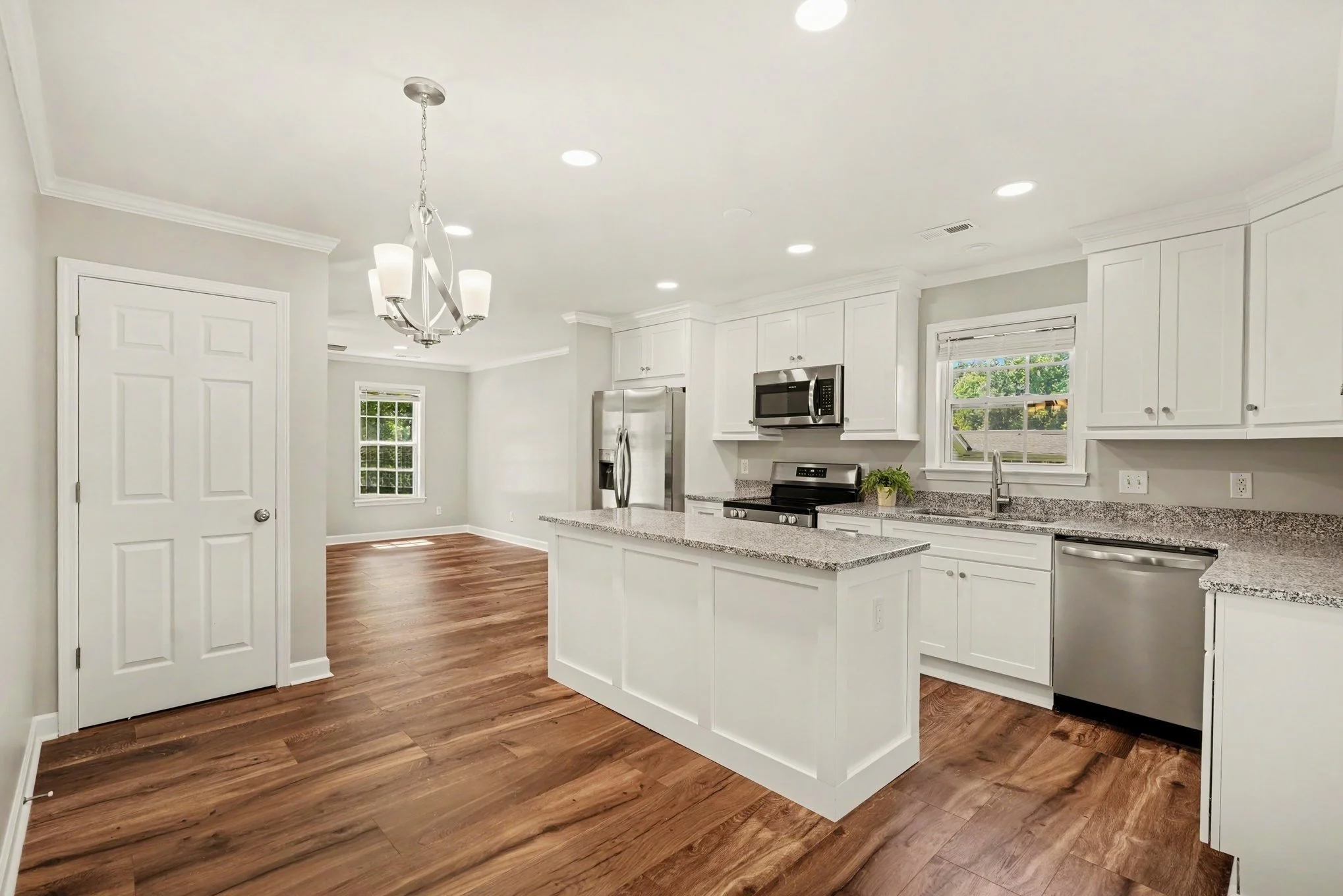 kitchen 2.jpg