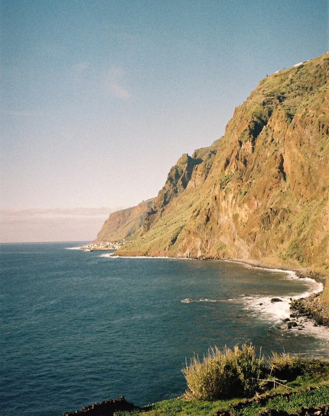 Another one from Madeira. 

📷 Fujifilm DL-270 Zoom

#35mm #35mmfilm #filmphotography #shootitwithfilm #35mmphotography #filmphotographers #madeira #shootitwithfilm #analogphotography #analogfilm #filmphotographer #heylomography #fujifilm #shootfilm
