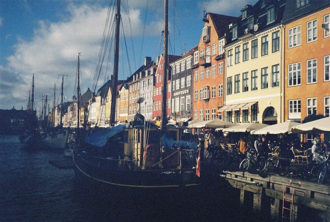 Nyhavn on Film 🎞

📷 Fujifilm DL-270 Zoom

#35mm #35mmfilm #photography #35mmphotography #35mmstreetphotography #filmphotography #nyhavn #denmark #copenhagen #cph #scandinavia #shootitwithfilm #analogphotography #analogfilm #fujifilm #filmphotograph