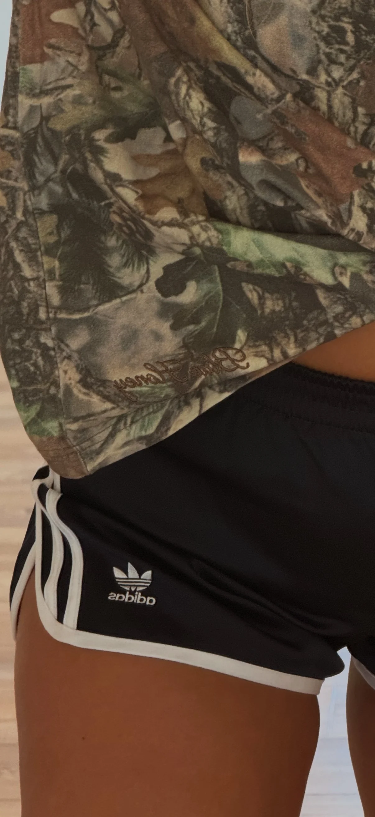 CAMO Script BH T-SHIRT