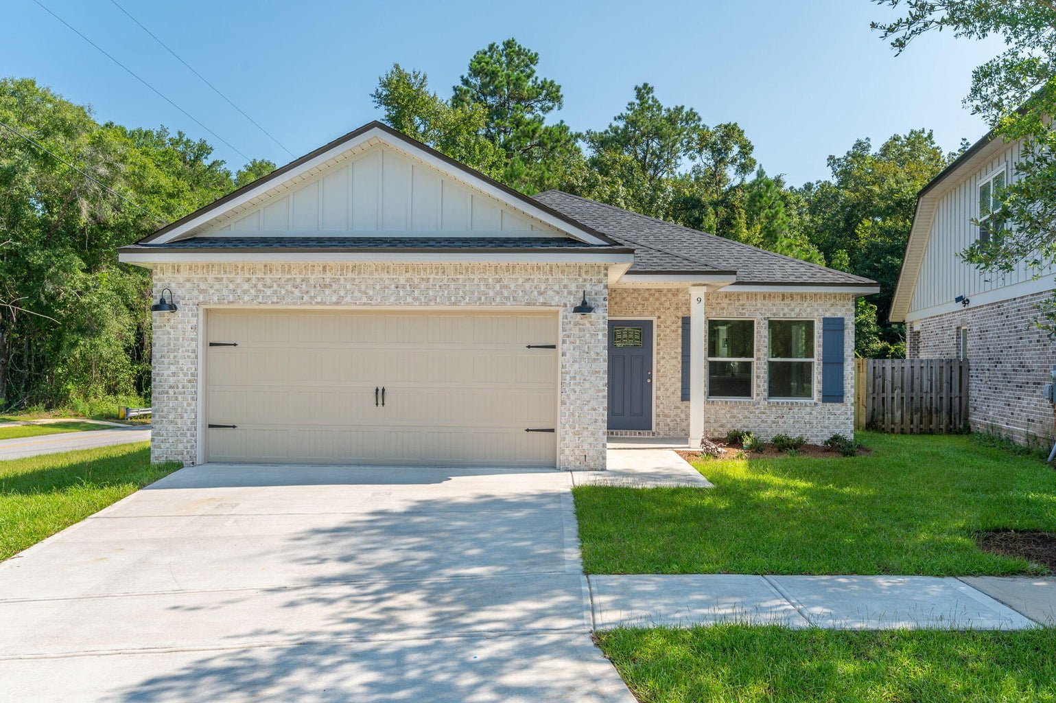 🏡 **New Listing Alert!** 🏡

🌟 Price: $278,000
📍 Address: 6482 Burleson Boulevard, Crestview, FL 32536
🛏️ Bedrooms: 3
🛁 Total Baths: 2
🚿 Full Baths: 2

Welcome home to this cozy all-brick beauty with NO HOA fees, perfectly situated on the north