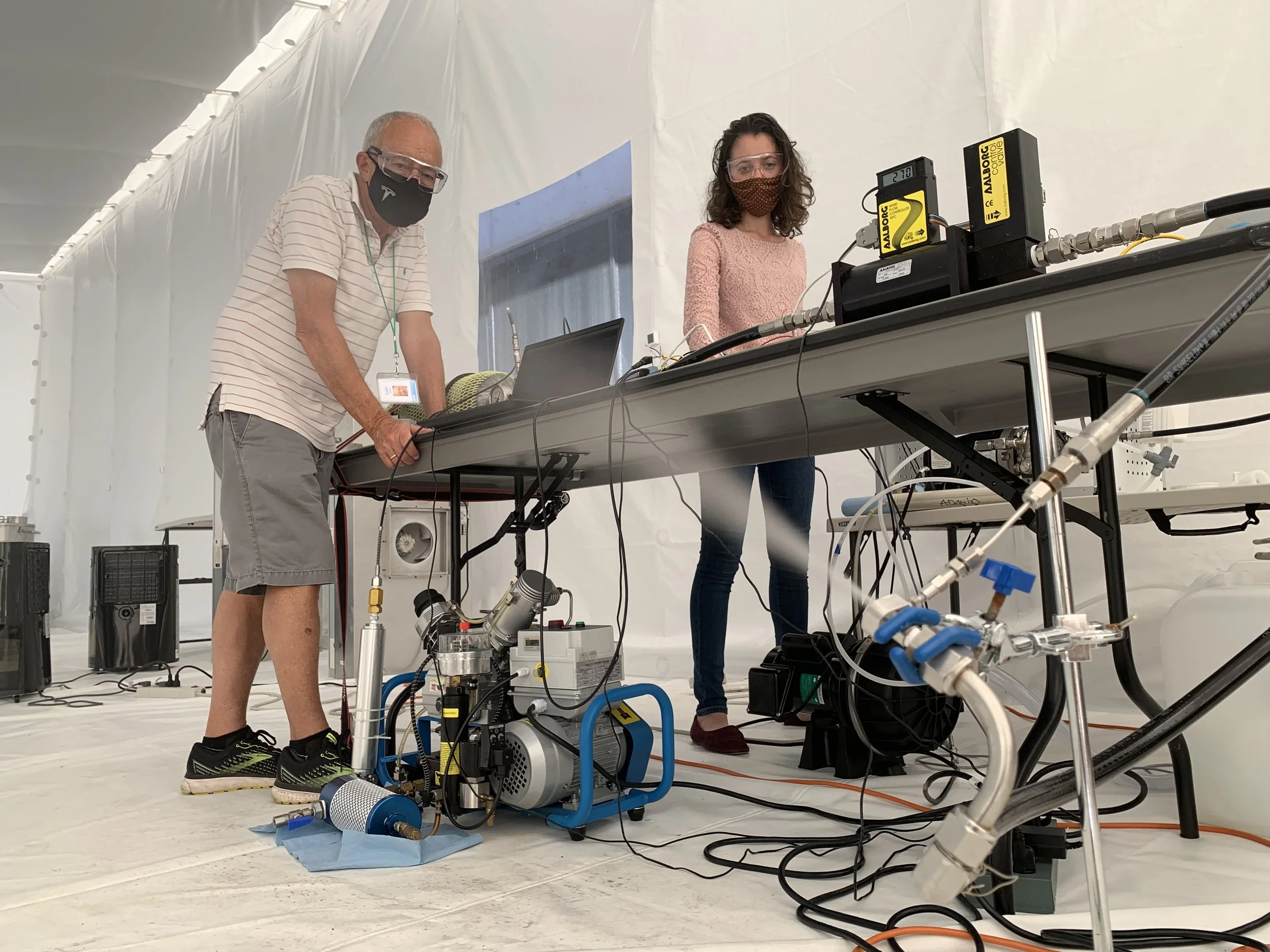 SL_MCB lab spray_IMG_1470.JPG