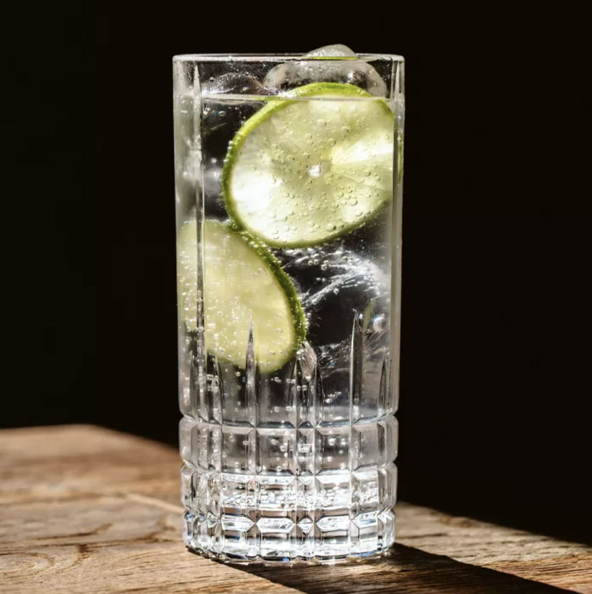Gin & tonic in a collins glass