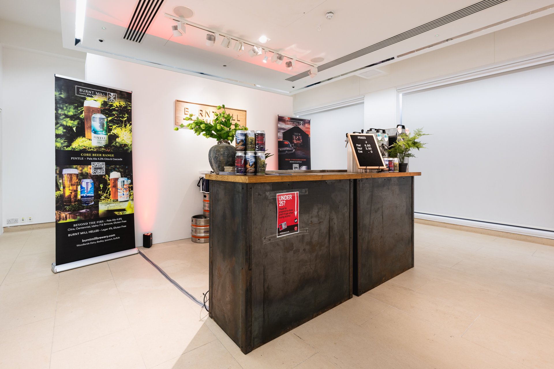 christies-lates-markknopfler-240124-web-socials-1019.jpg