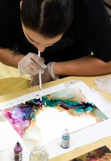 alcohol-ink-art-workshop-wine-and-design-sunshine-coast-2-portrait-big.webp