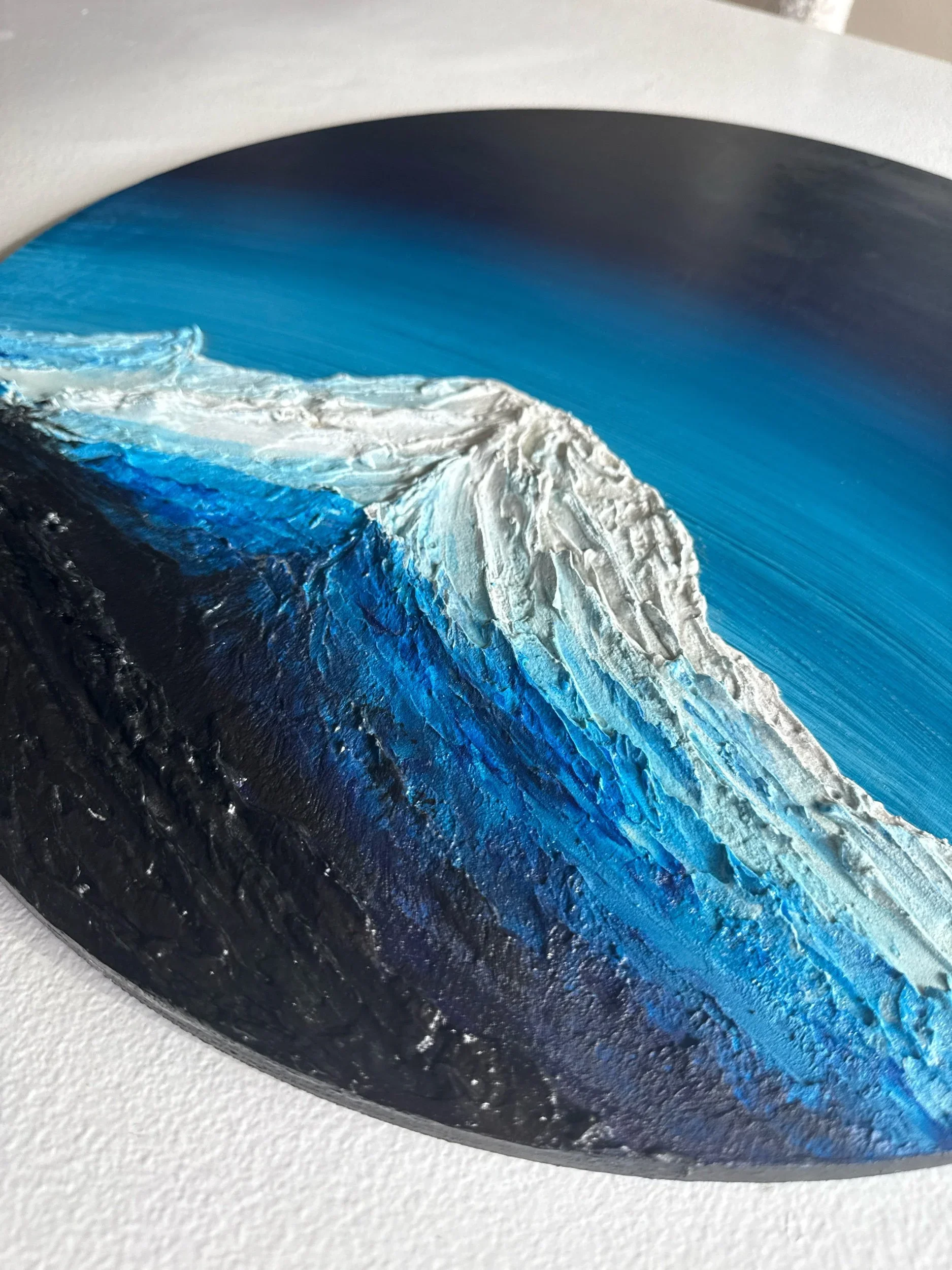 mt-rainier-circle-art-painting-erin-oostra-2.webp