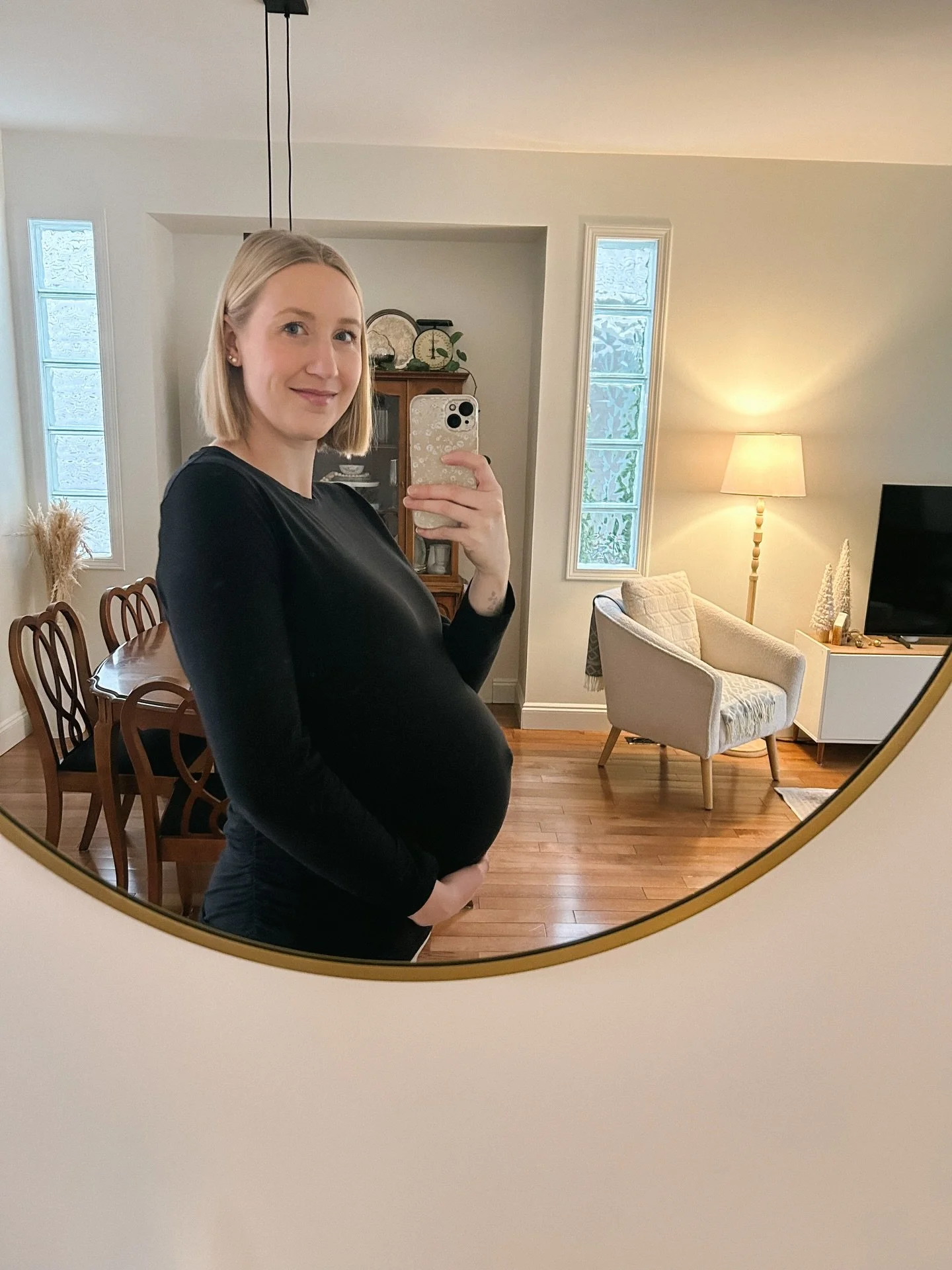 It&rsquo;s time for me to sign off for the year 👋🏻

With my due date a week away, I&rsquo;m more than ready to step back into this cozy season and finish off the year with my family, feeling really grateful for everything this year has been.

This 