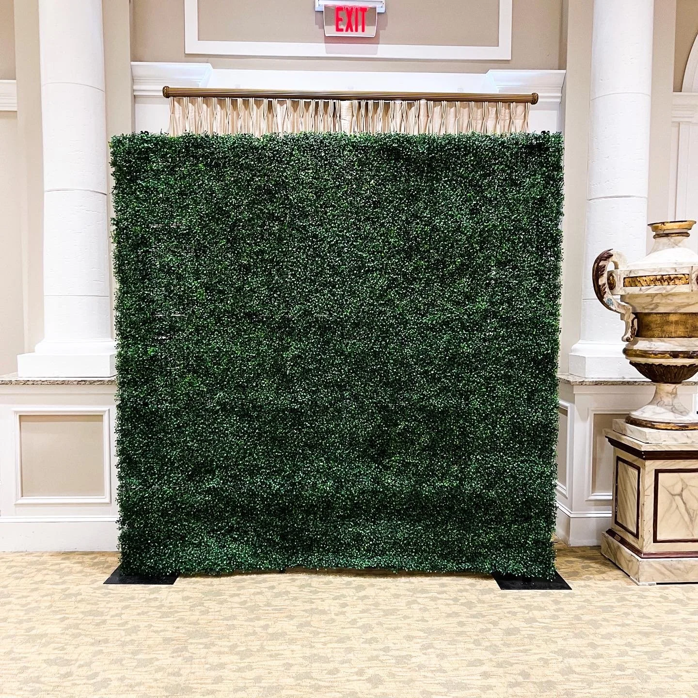 8' x 8' Hedge Wall