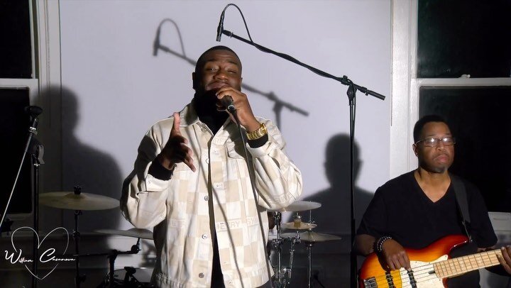 Cultivating a space for creatives to let their voices be heard 🎶 

🎤: @willcasanovadc 
🎤: @sandyjoemusic_ 

#HyyerStudios #TinyDeskConcert