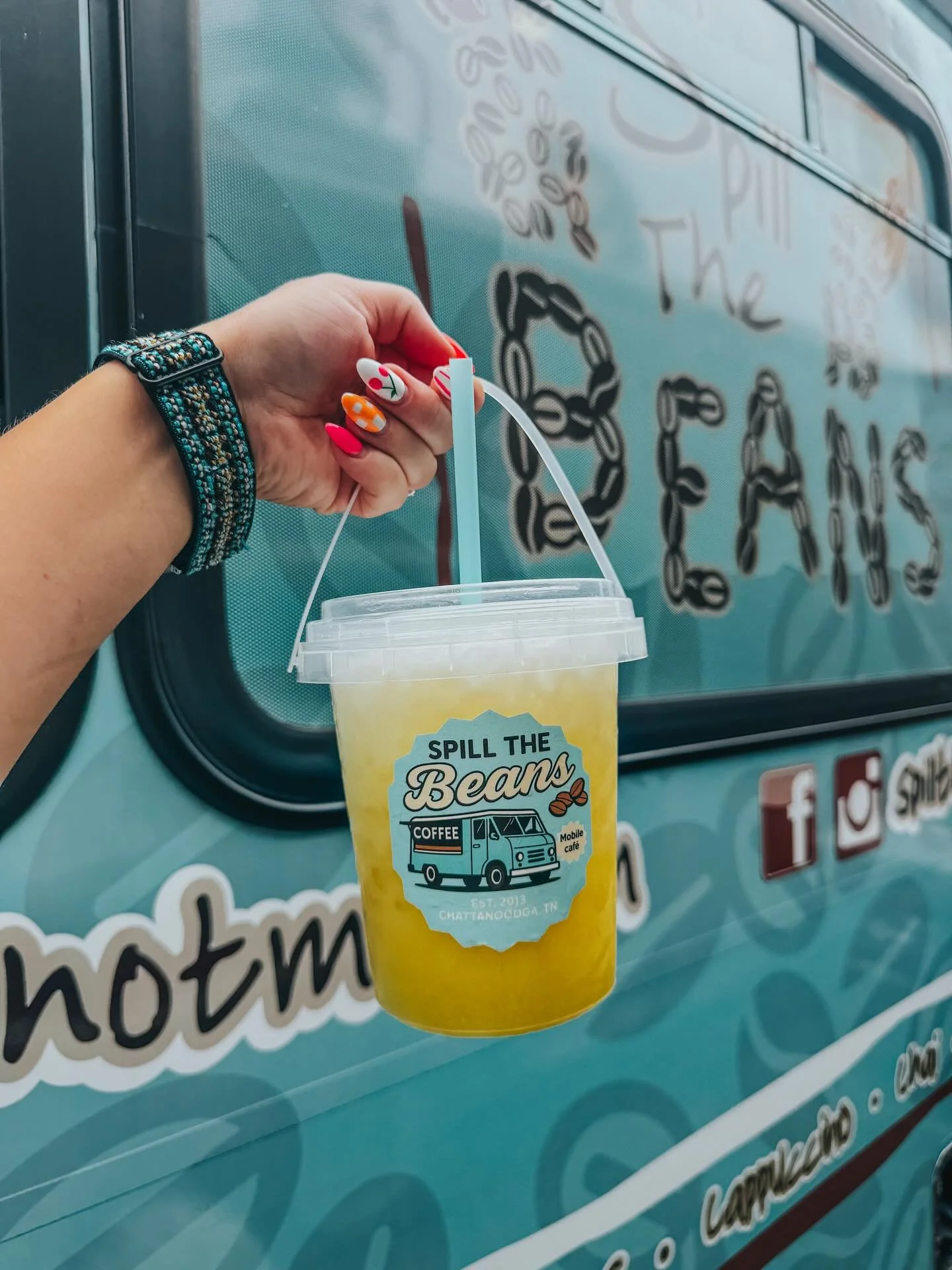 🌟 NEW STAR FRUIT VIBES! 🌟
Sweet 🍏 + Sour 🍋 + Juicy 🥭 = your new obsession 🤤✨

Our Star Fruit Loaded Tea is bursting with apple, lemon, and mango flavors, topped with a swirl of sweet cream for that perfect sweet-meets-tangy sip you didn&rsquo;t