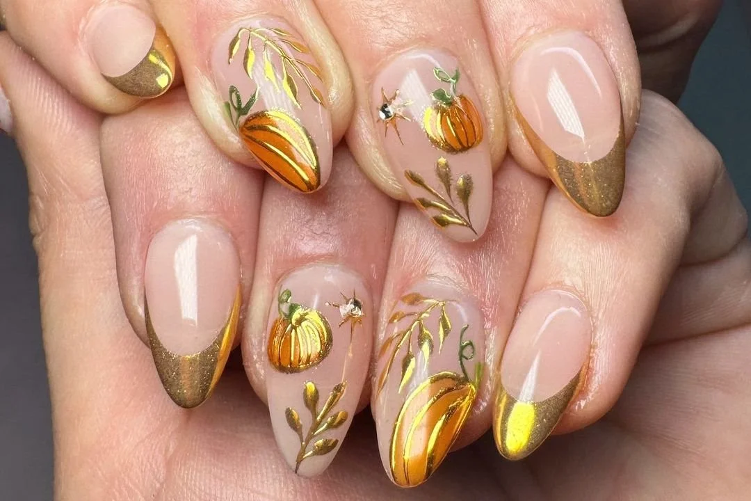 halloween-manicures-c0c1a3f35e5f4f3a917f5f41435767db.jpg