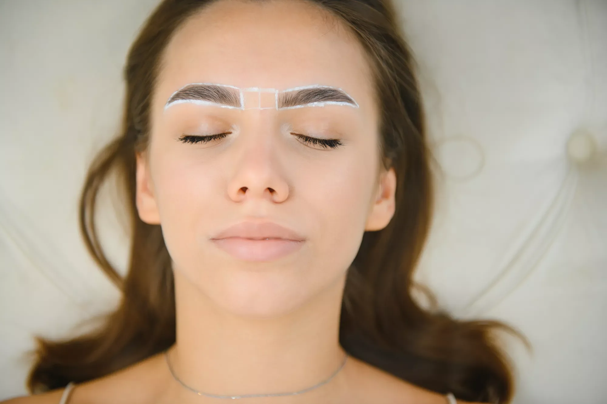 Eyebrow Waxing Pros and Cons