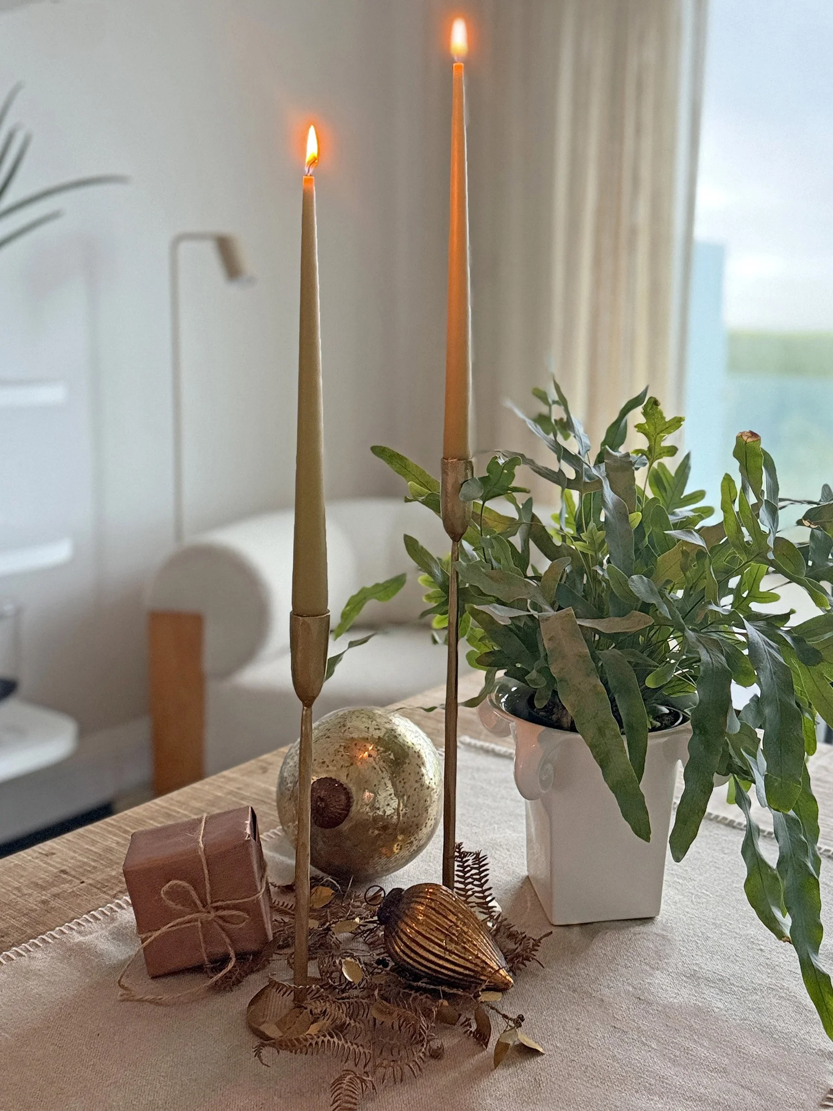 Festive Candles and Candle Holders: How to Decorate with Candlelight in the festive season