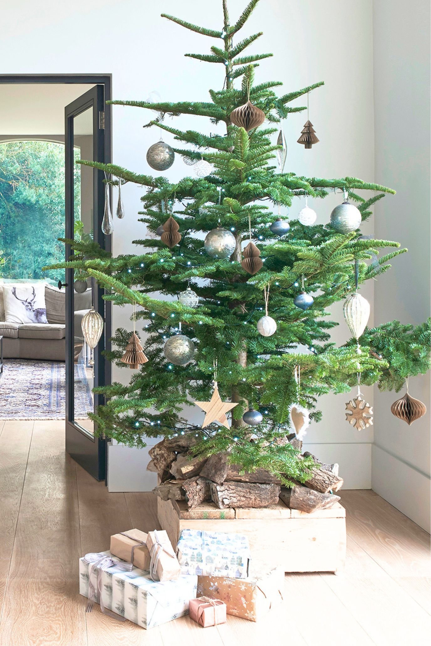 Stylish Christmas Tree Ideas: Different ways to Decorate your Tree